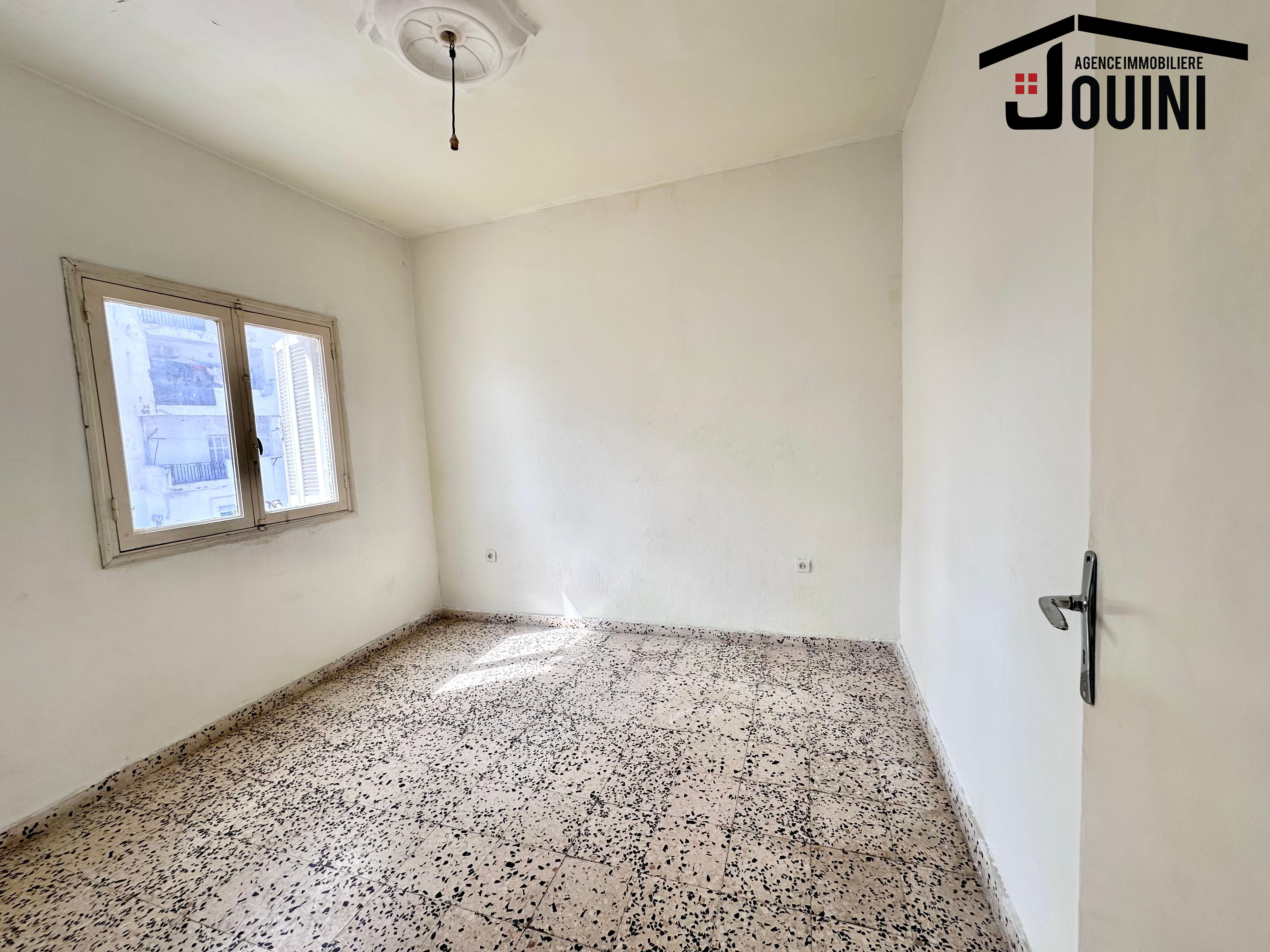 Ezzouhour (Tunis) Ezzouhour 4 Vente Appart. 3 pices Appartement s2  cit ezzouhour 4