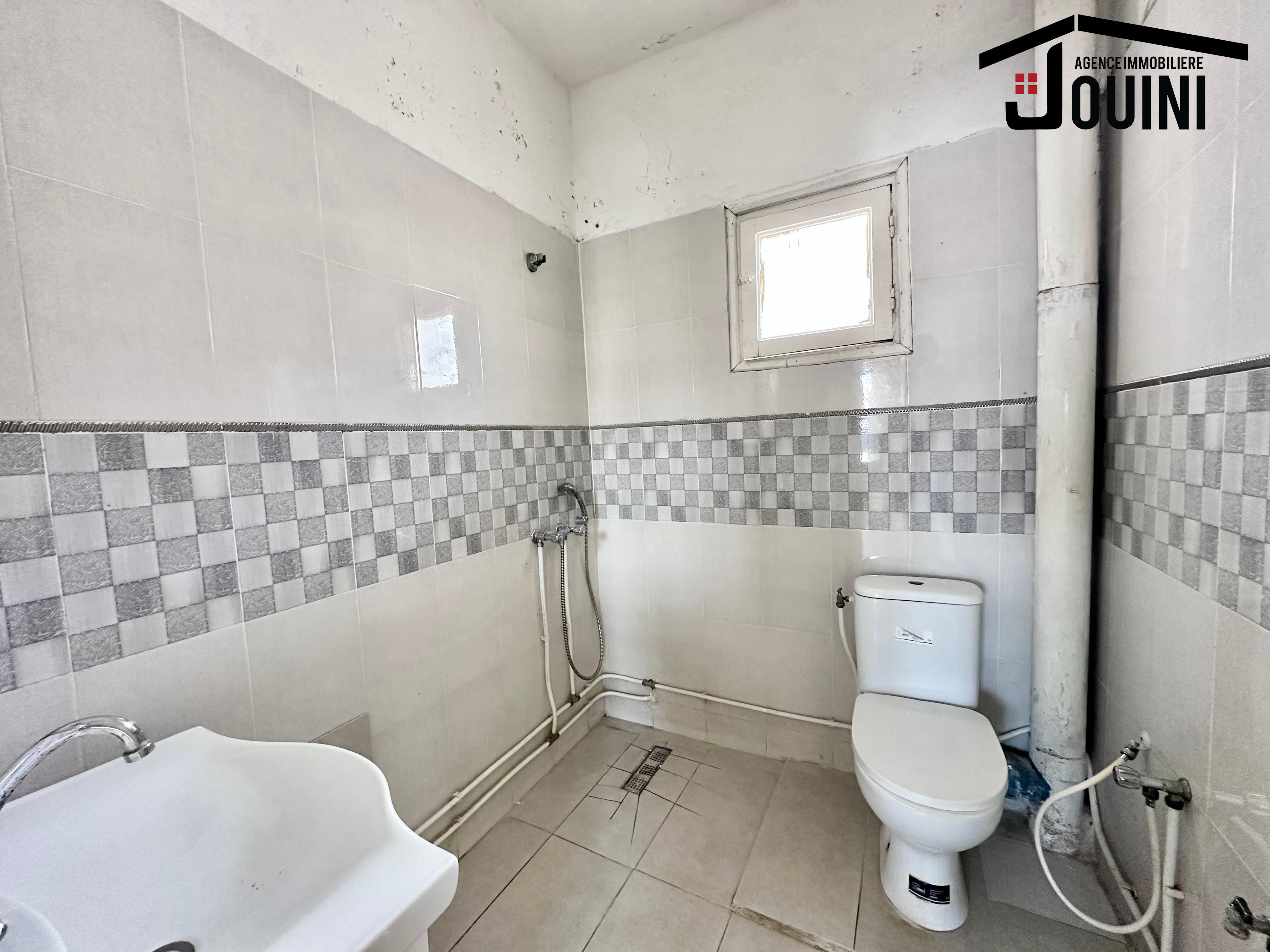 Ezzouhour (Tunis) Ezzouhour 4 Vente Appart. 3 pices Appartement s2  cit ezzouhour 4
