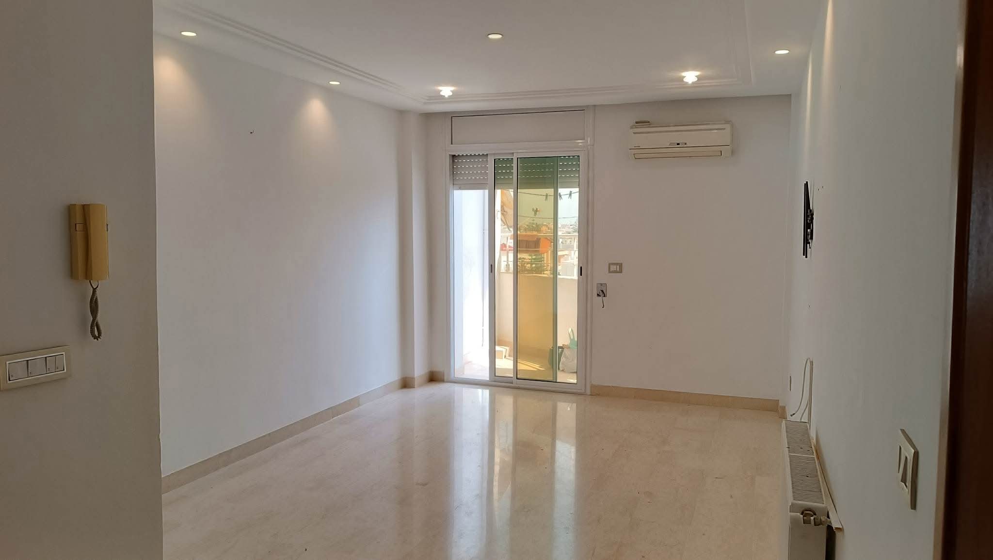 La Marsa El Aouina Location Appart. 3 pices S2 rnov  laouina