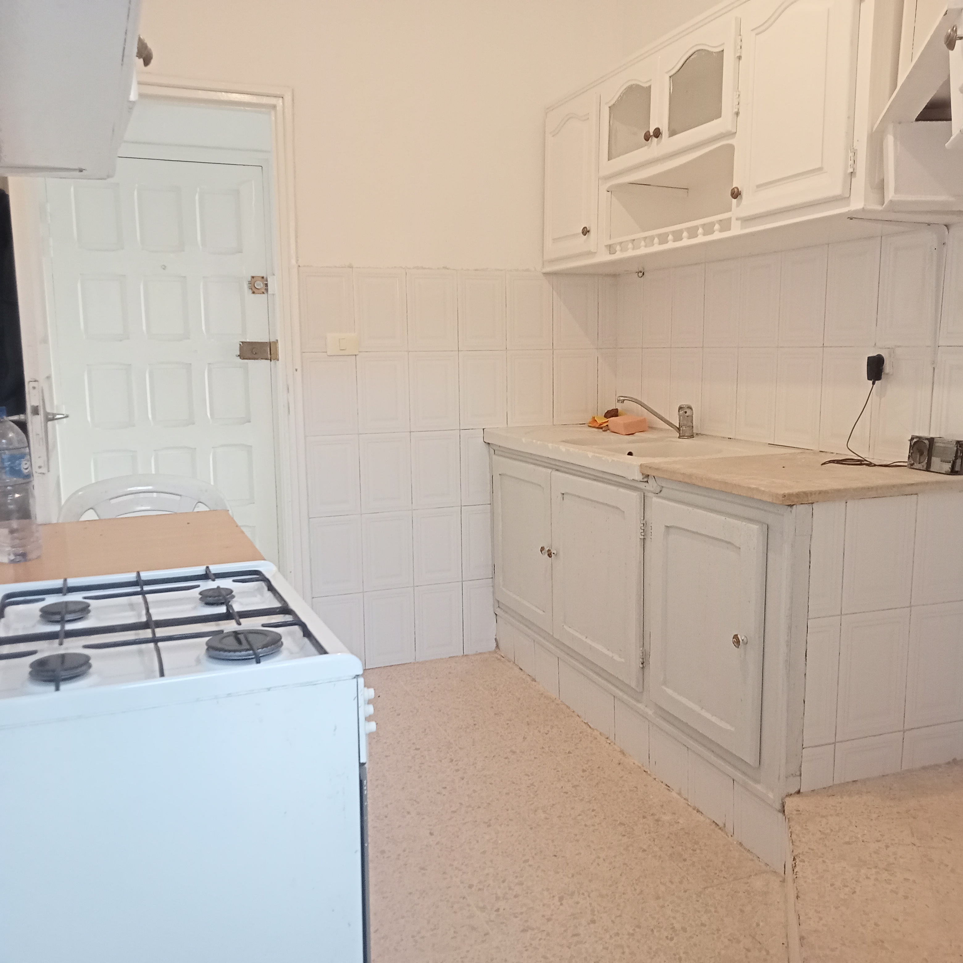 La Soukra Borj Louzir Location Appart. 4 pices S3 meubl tudiantes ou fonctionnaires