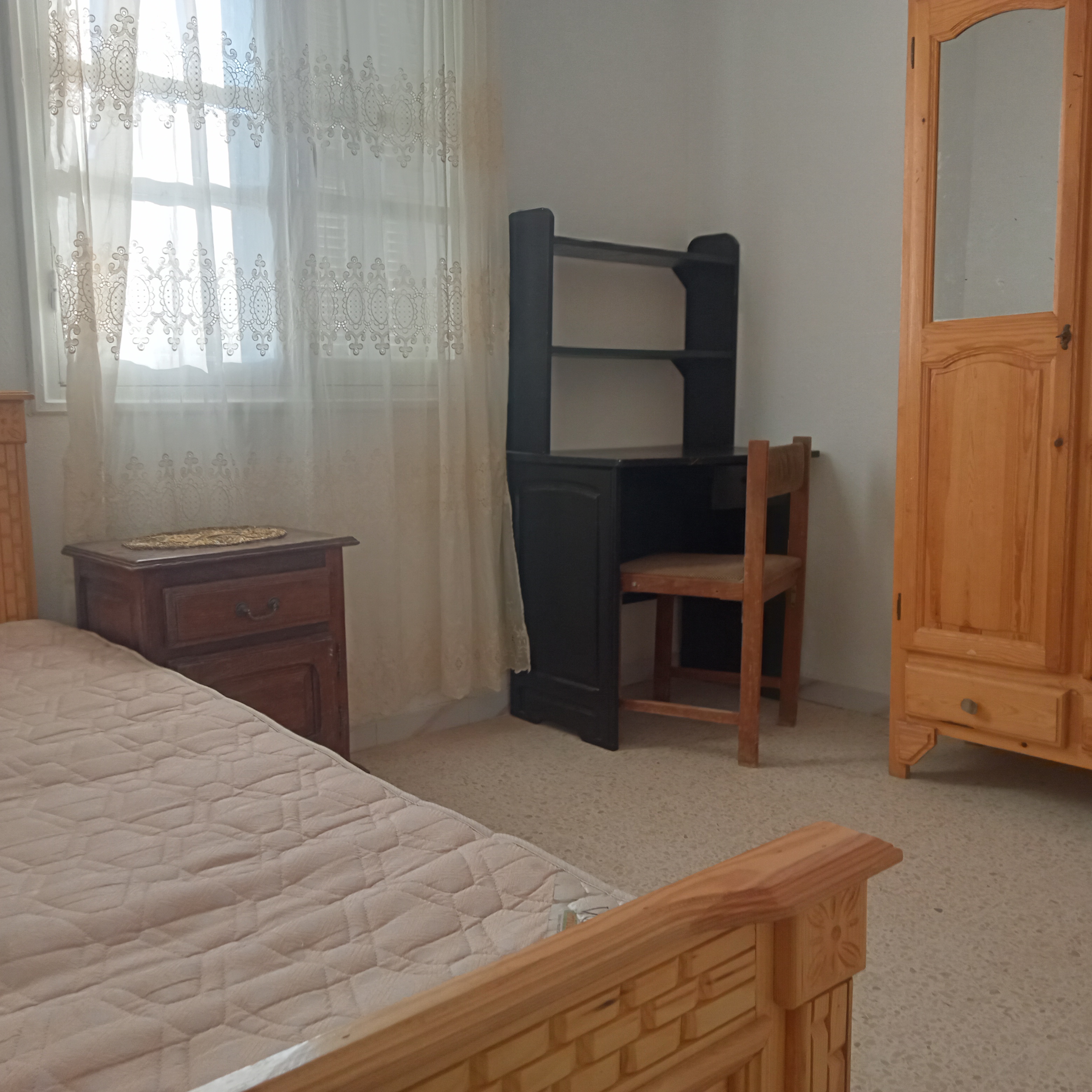 La Soukra Borj Louzir Location Appart. 4 pices S3 meubl tudiantes ou fonctionnaires