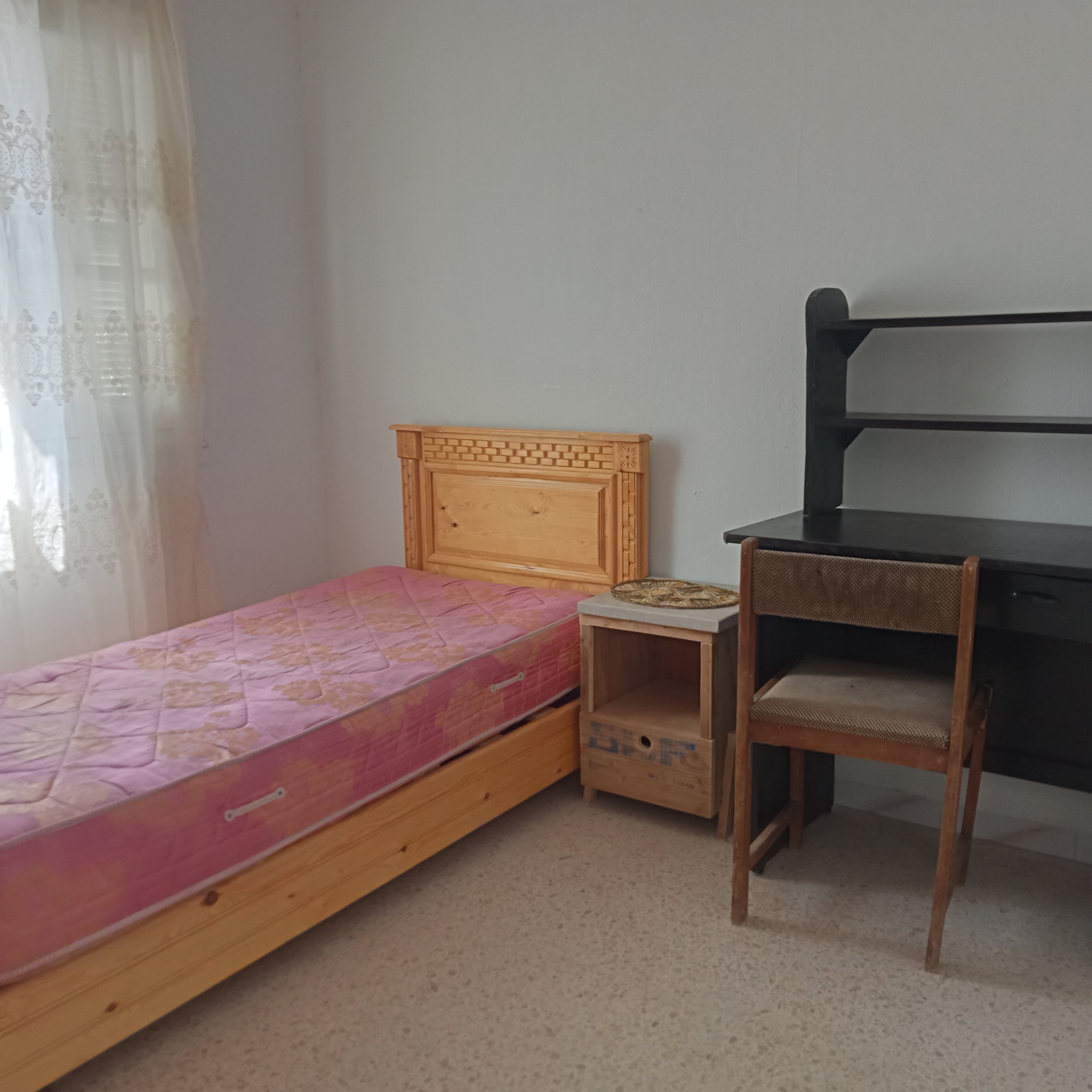 La Soukra Borj Louzir Location Appart. 4 pices S3 meubl tudiantes ou fonctionnaires