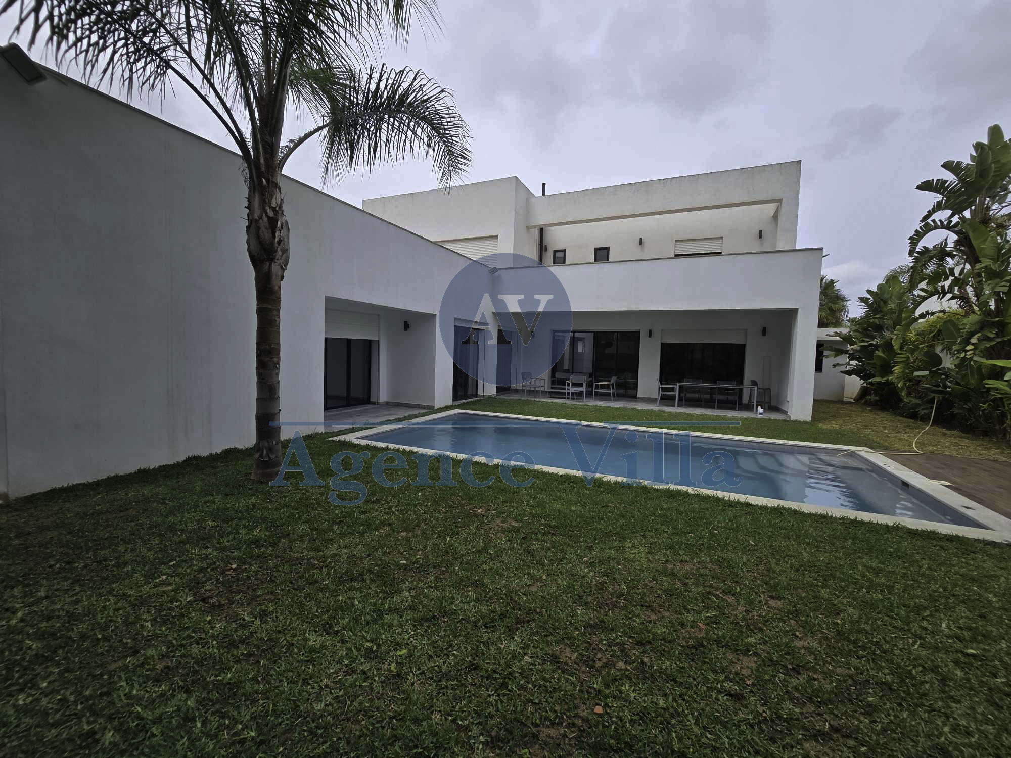 La Soukra La Soukra Location Maisons Une villa  la soukra avec piscine et jardin