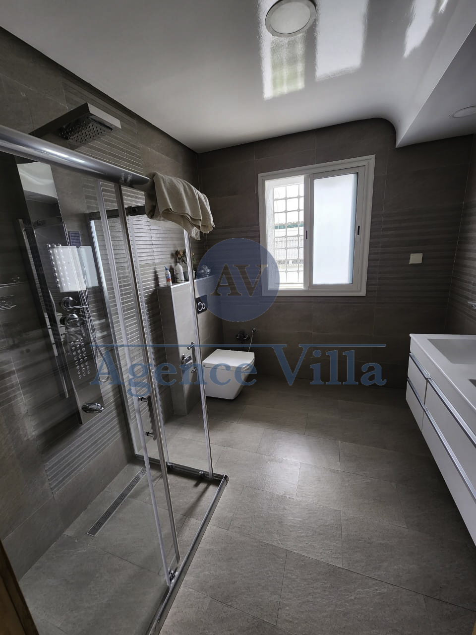 La Soukra La Soukra Location Maisons Une grande villa haut standing  la soukra