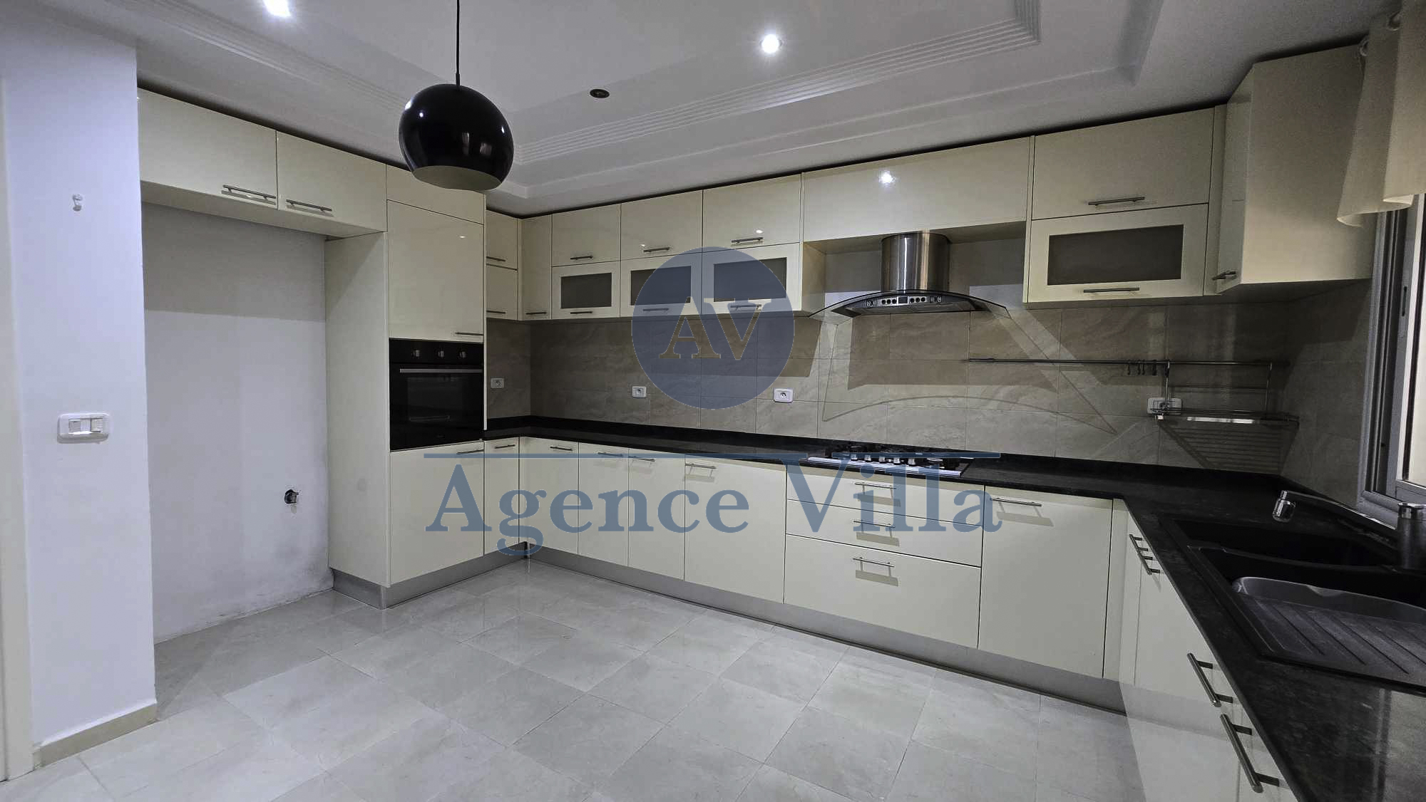 La Soukra Chotrana 3 Location Maisons Une villa avec jardin  la soukra chotrana 3
