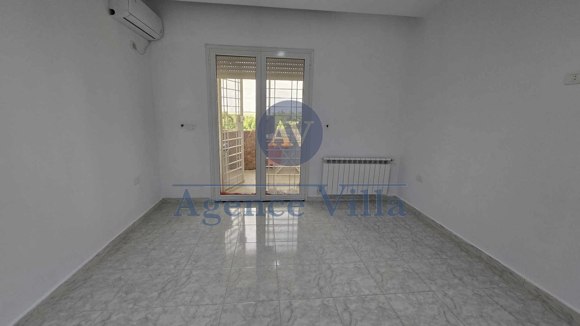 La Soukra Chotrana 3 Location Maisons Une villa avec jardin  la soukra chotrana 3