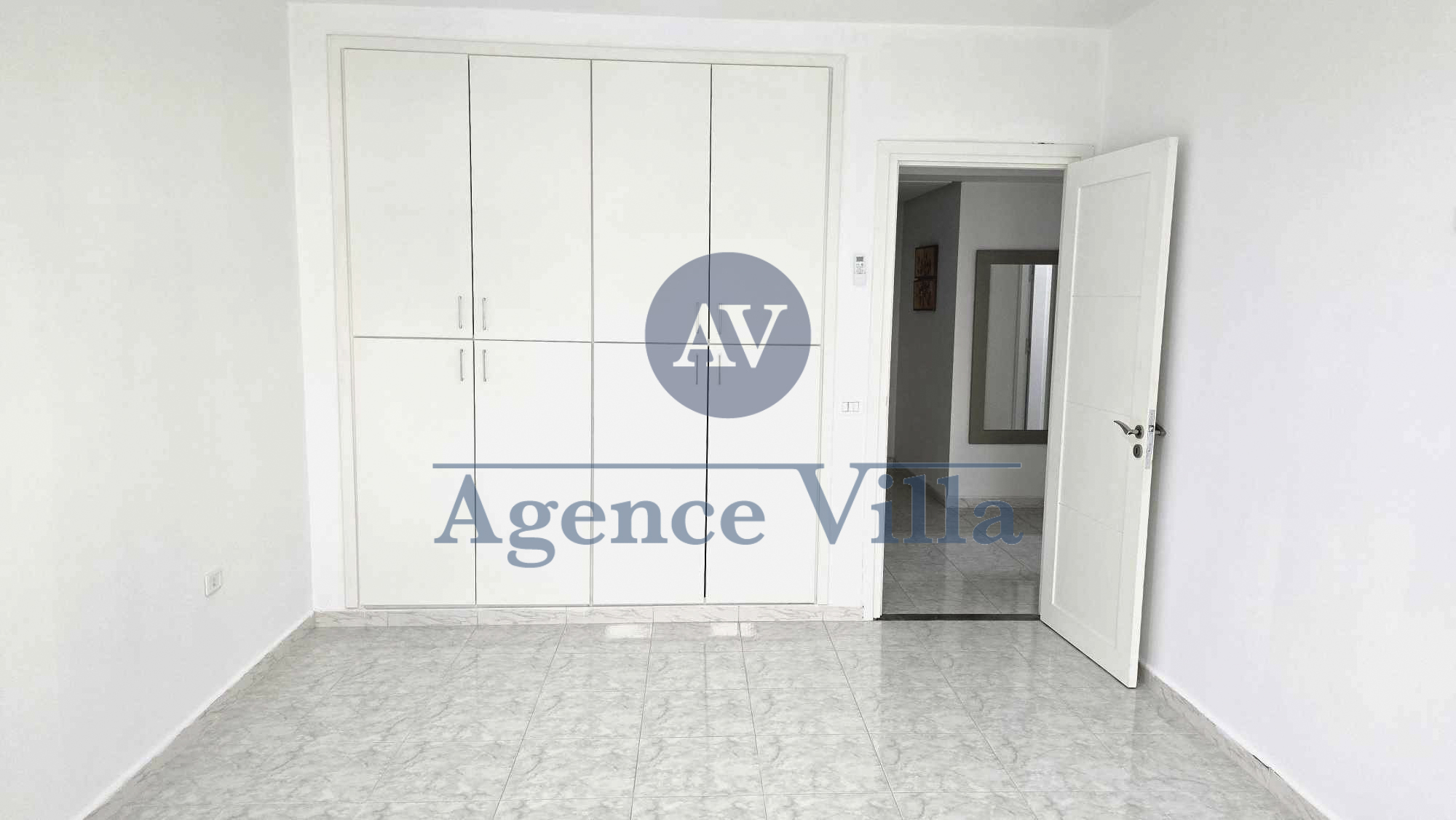 La Soukra Chotrana 3 Location Maisons Une villa avec jardin  la soukra chotrana 3