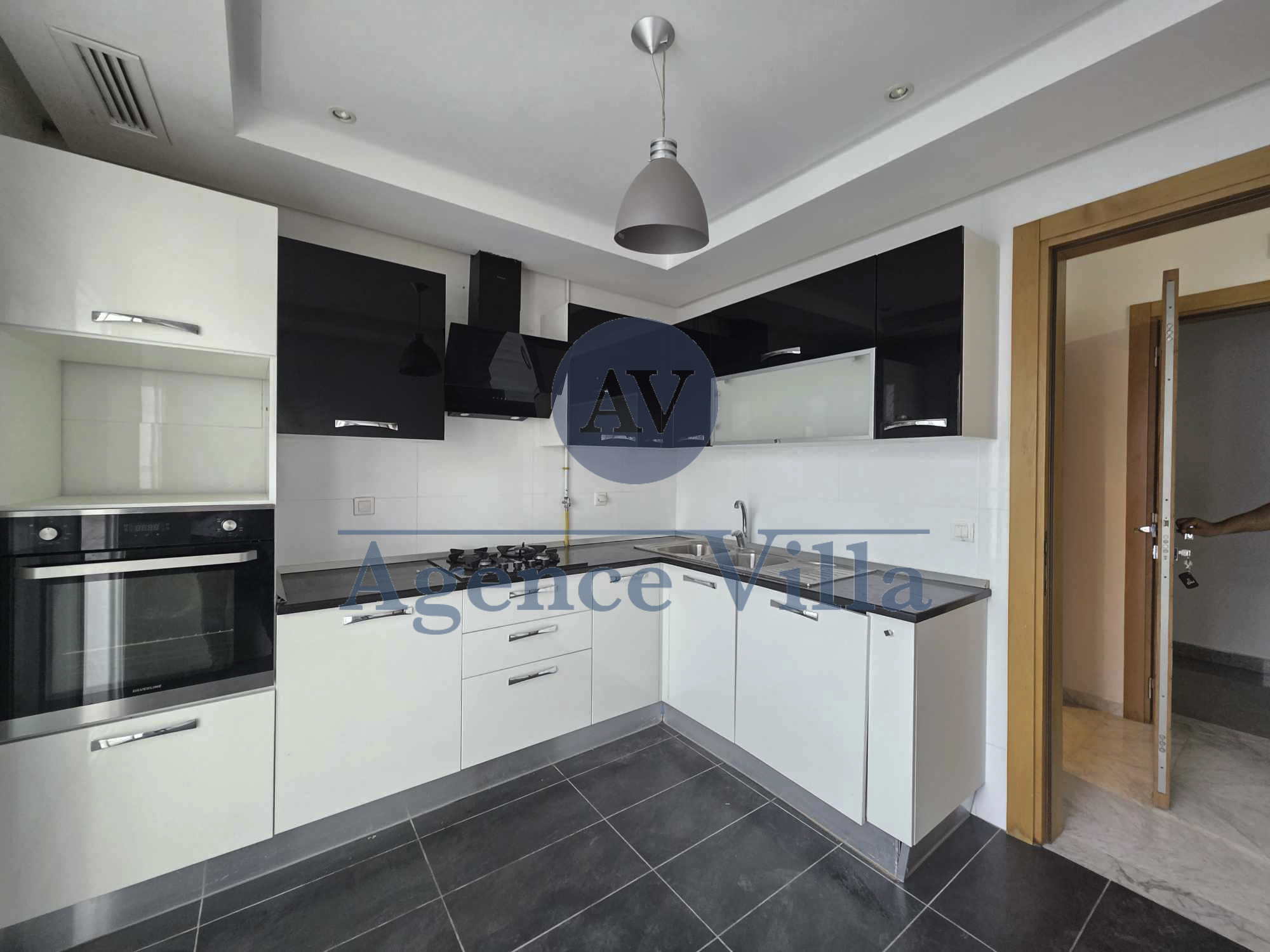 La Marsa Berge Du Lac Location Appart. 3 pices Un appartement s2 meubl au lac2