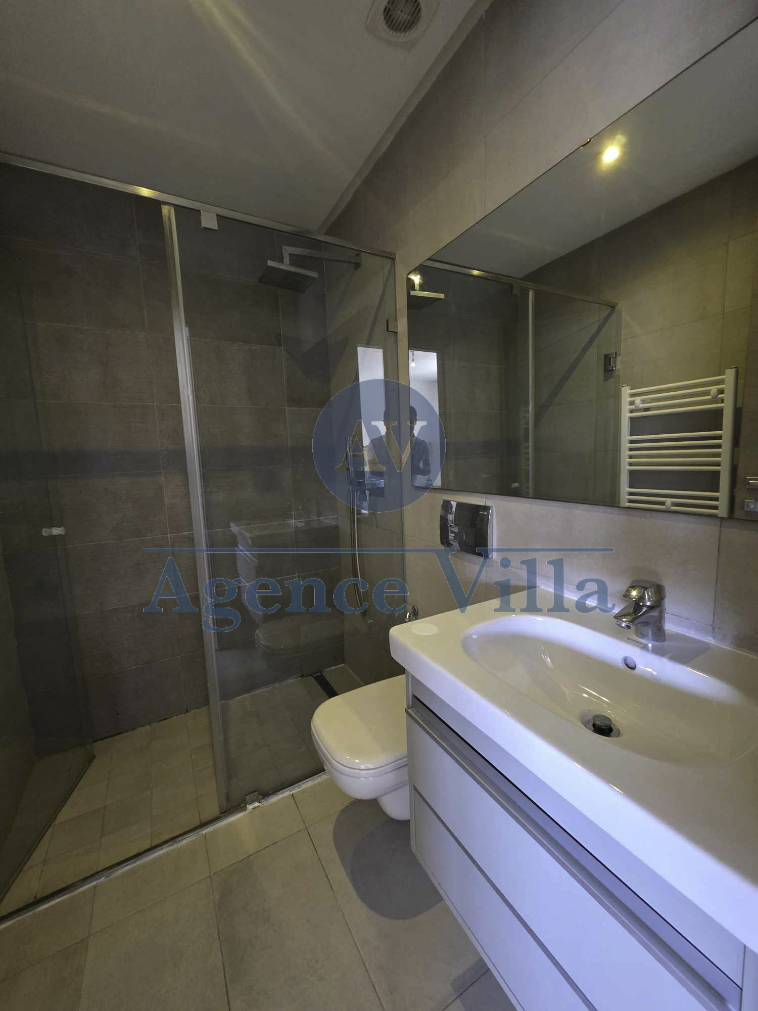 La Marsa Marsa Ennassim Location Appart. 4 pices Un appartement s3 vide ou meubl  la marsa