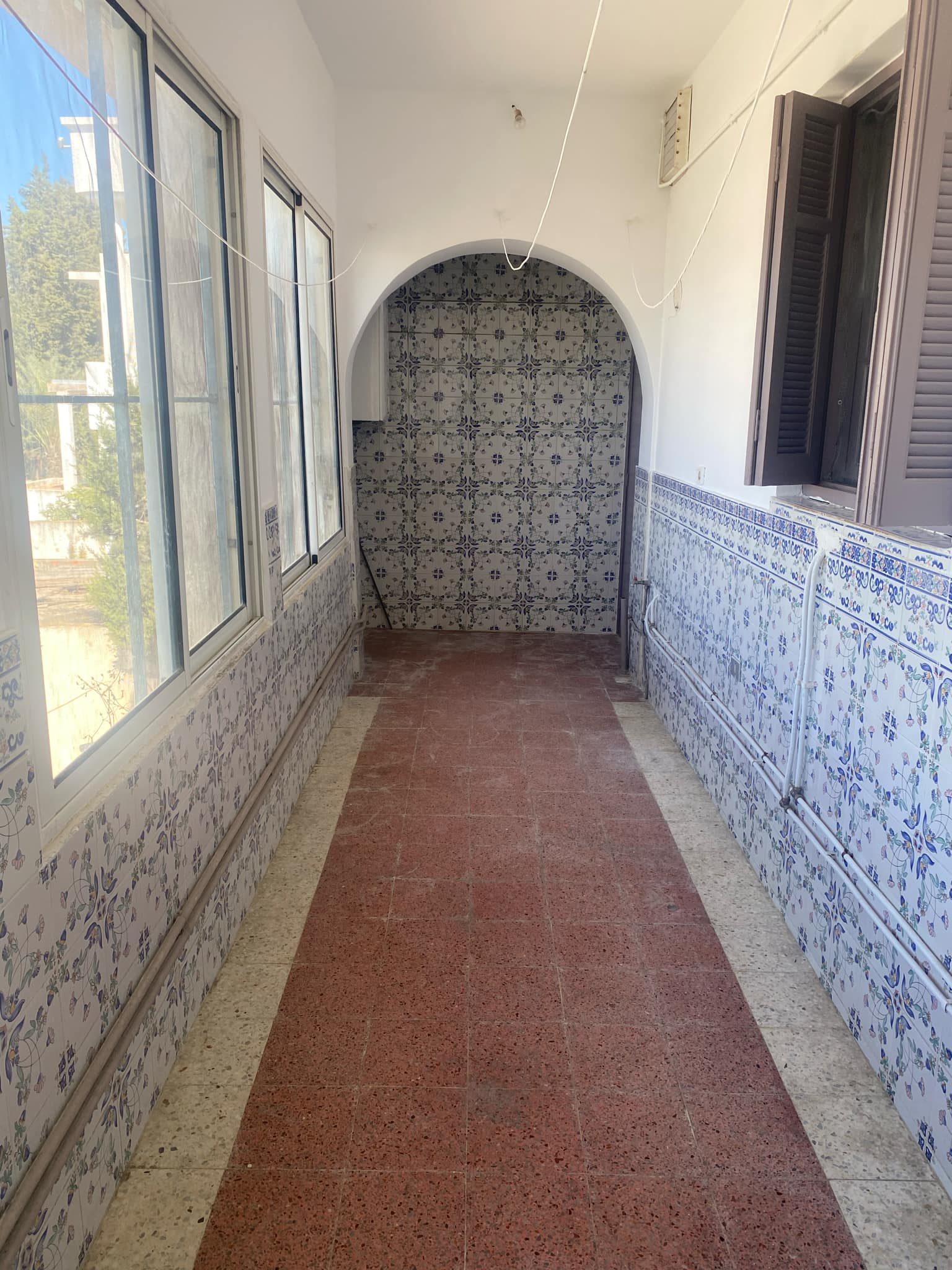 El Menzah Cite El Mahrajene Location Appart. 4 pices Etage villa spacieux