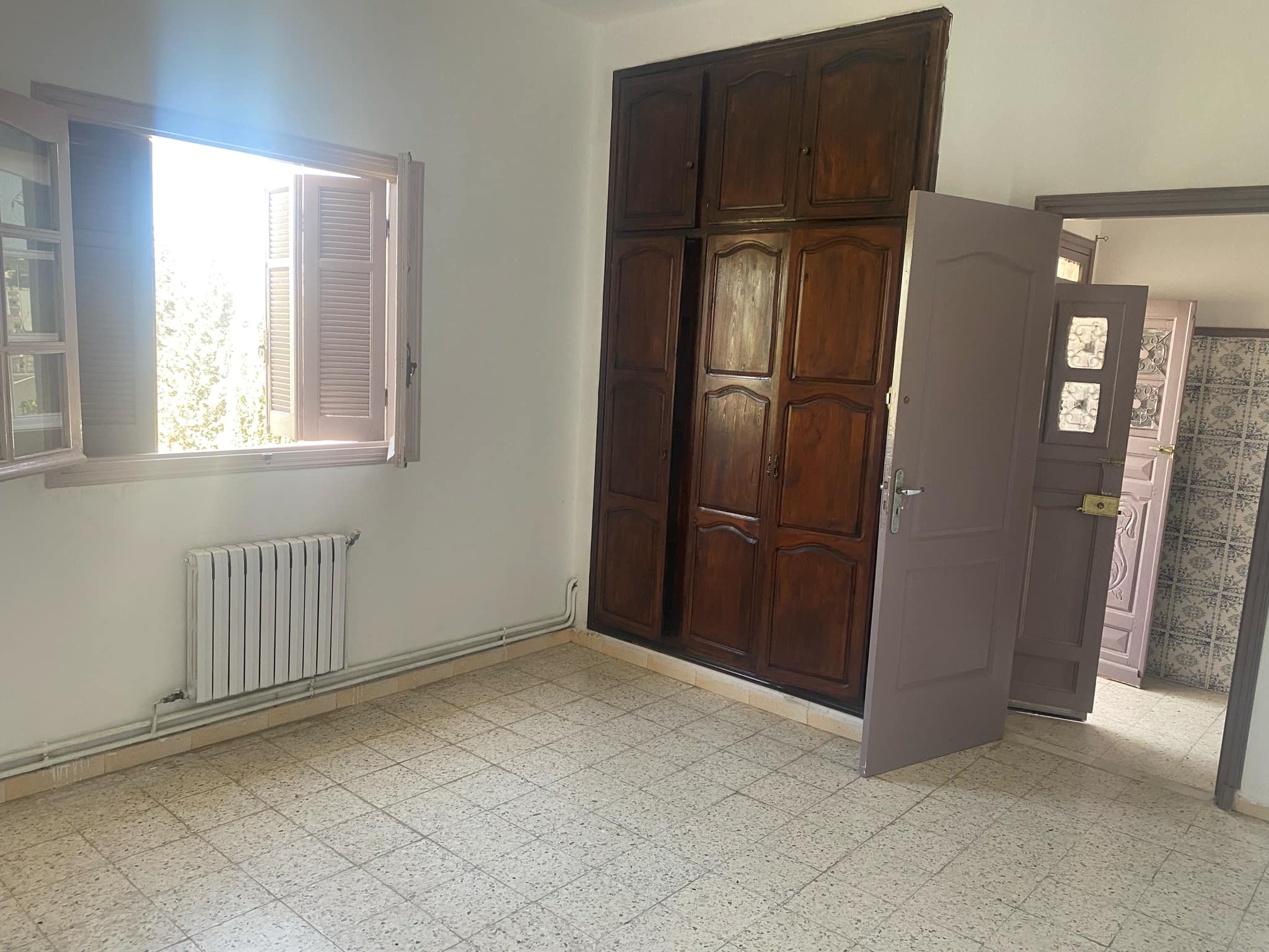 El Menzah Cite El Mahrajene Location Appart. 4 pices Etage de  villa