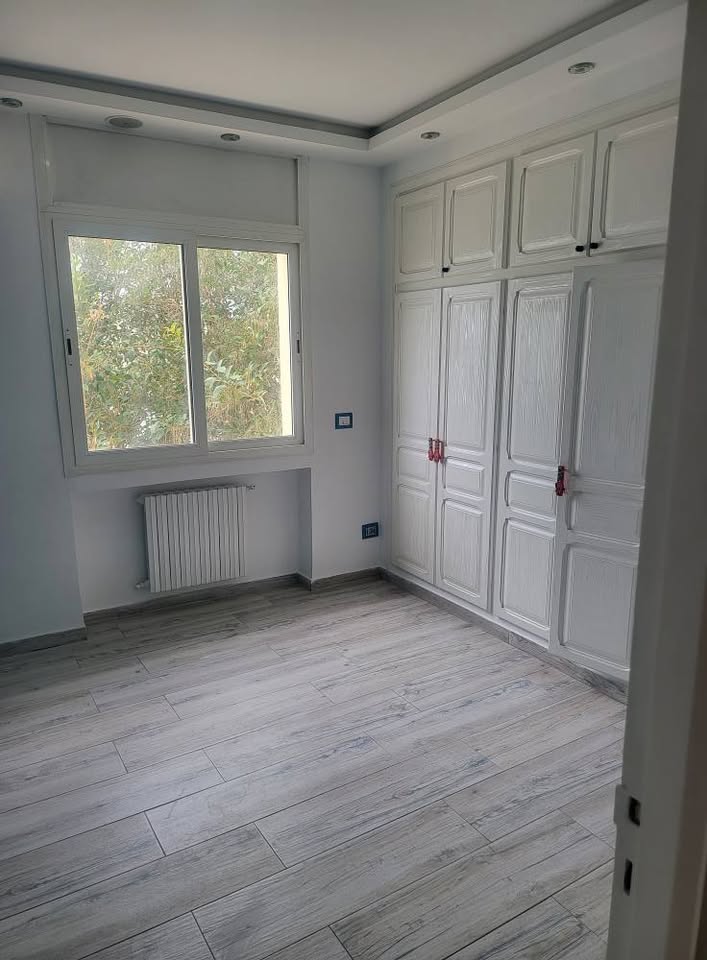La Soukra La Soukra Location Appart. 3 pices Etage villa  soukra