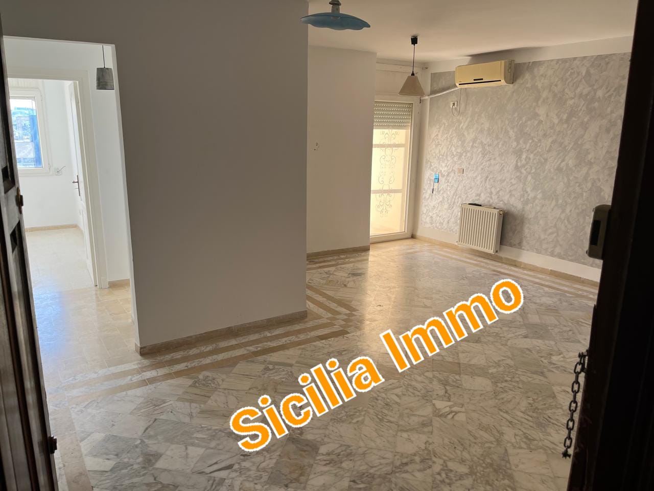 Ariana Ville Centre Commercial Ikram Location Appart. 2 pices Cntre urbain  nord apprt s2