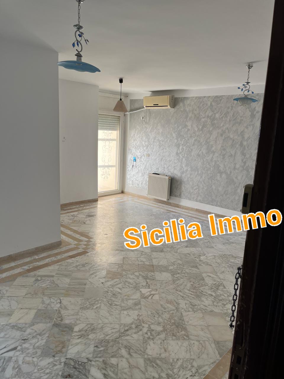 Ariana Ville Centre Commercial Ikram Location Appart. 2 pices Cntre urbain  nord apprt s2