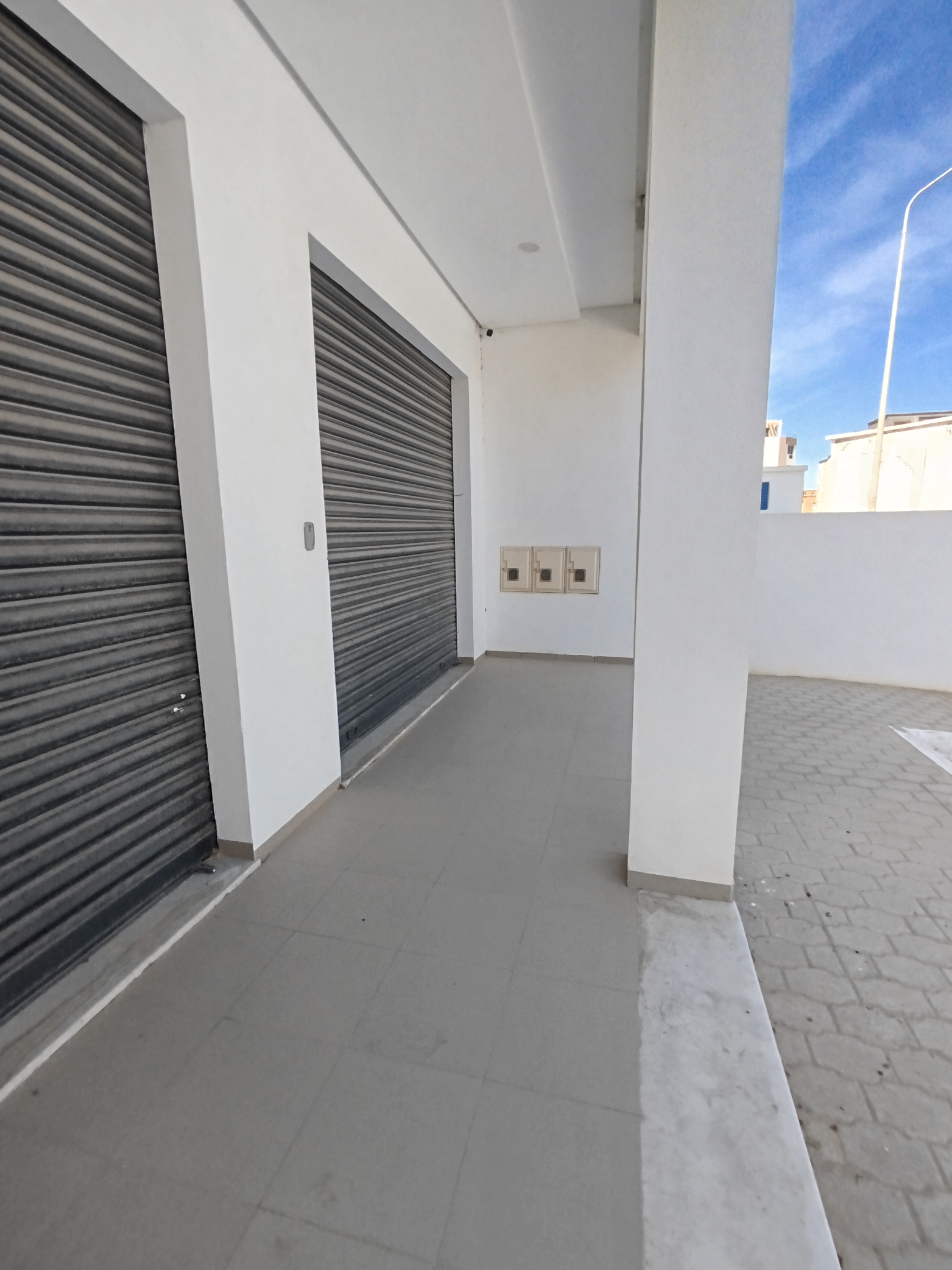 Hammam Chatt Borj Cedria Bureaux & Commerces Atelier,Garage Local commercial 2me position