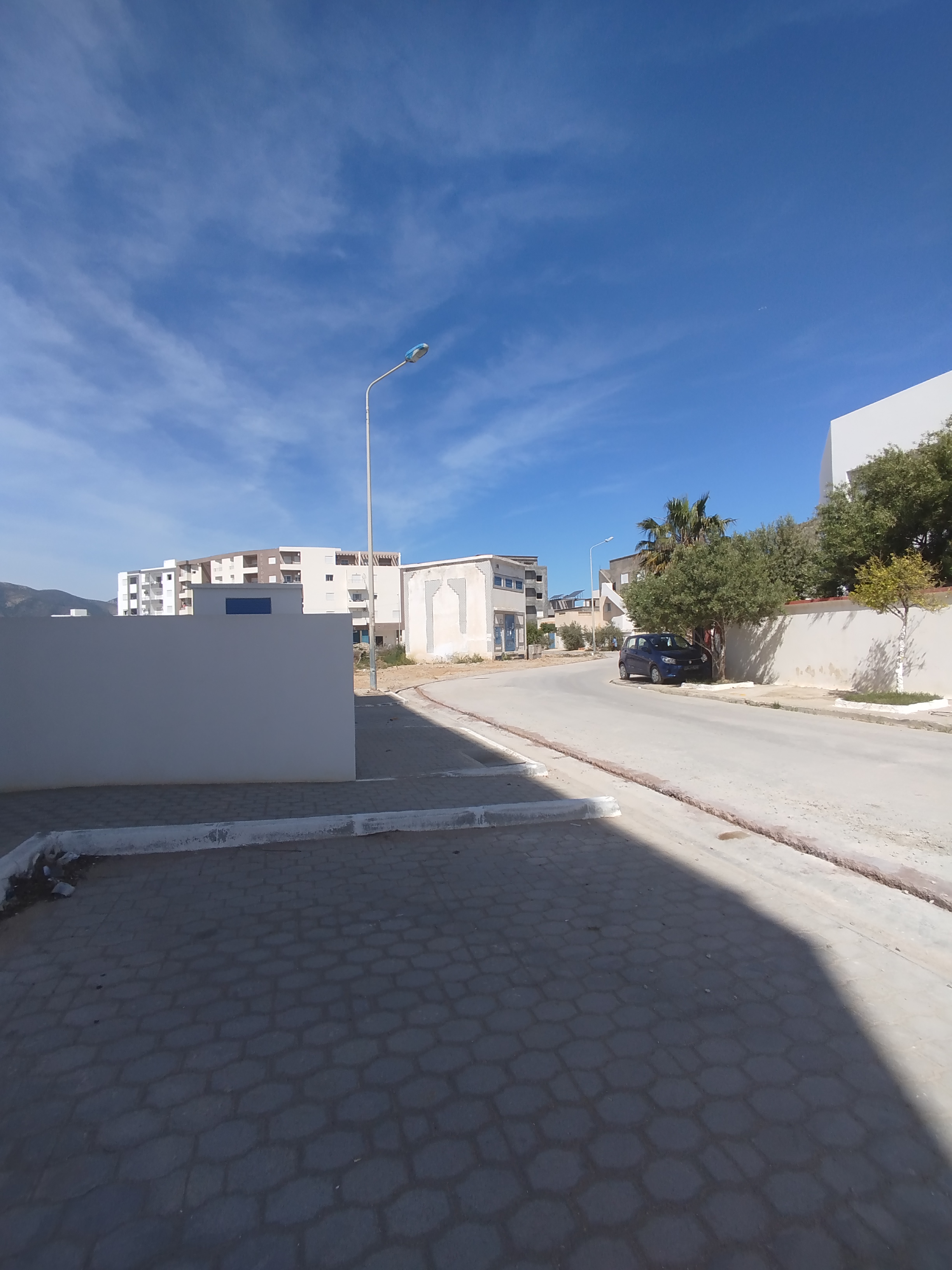 Hammam Chatt Borj Cedria Bureaux & Commerces Atelier,Garage Local commercial 2me position