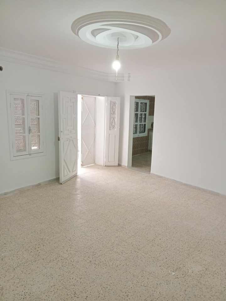 Gafsa Sud Cite Des Jeunes 1 Location Appart. 4 pices Appartement center ville