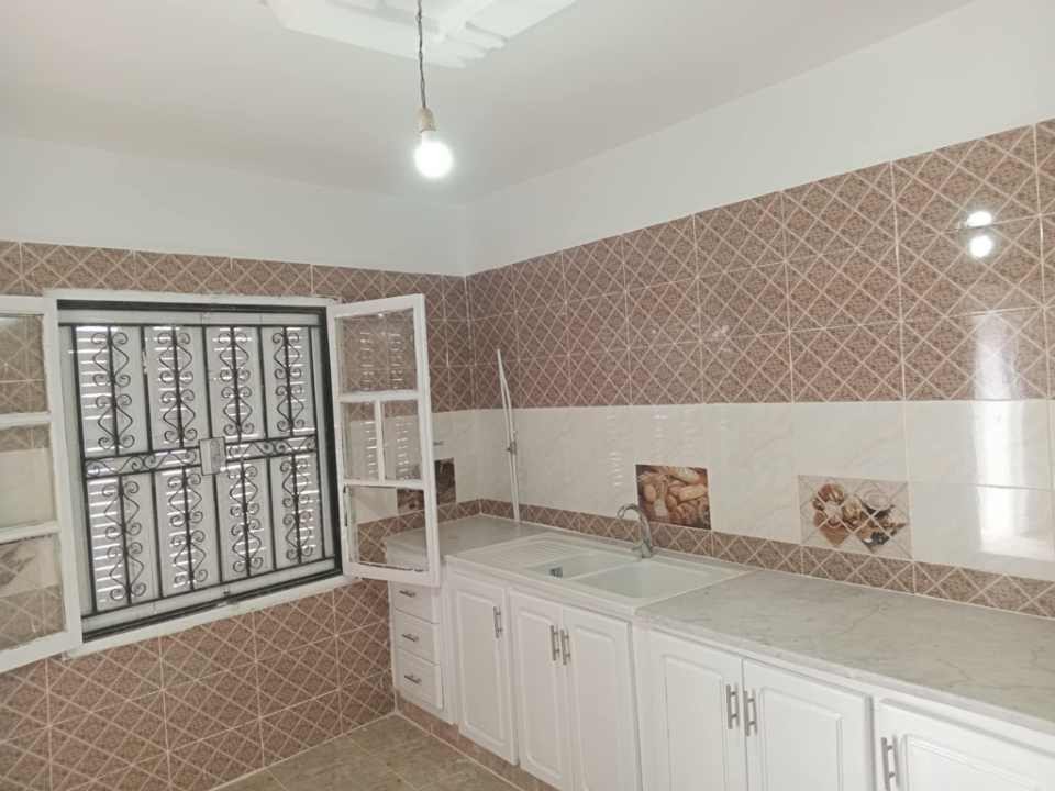 Gafsa Sud Cite Des Jeunes 1 Location Appart. 4 pices Appartement center ville