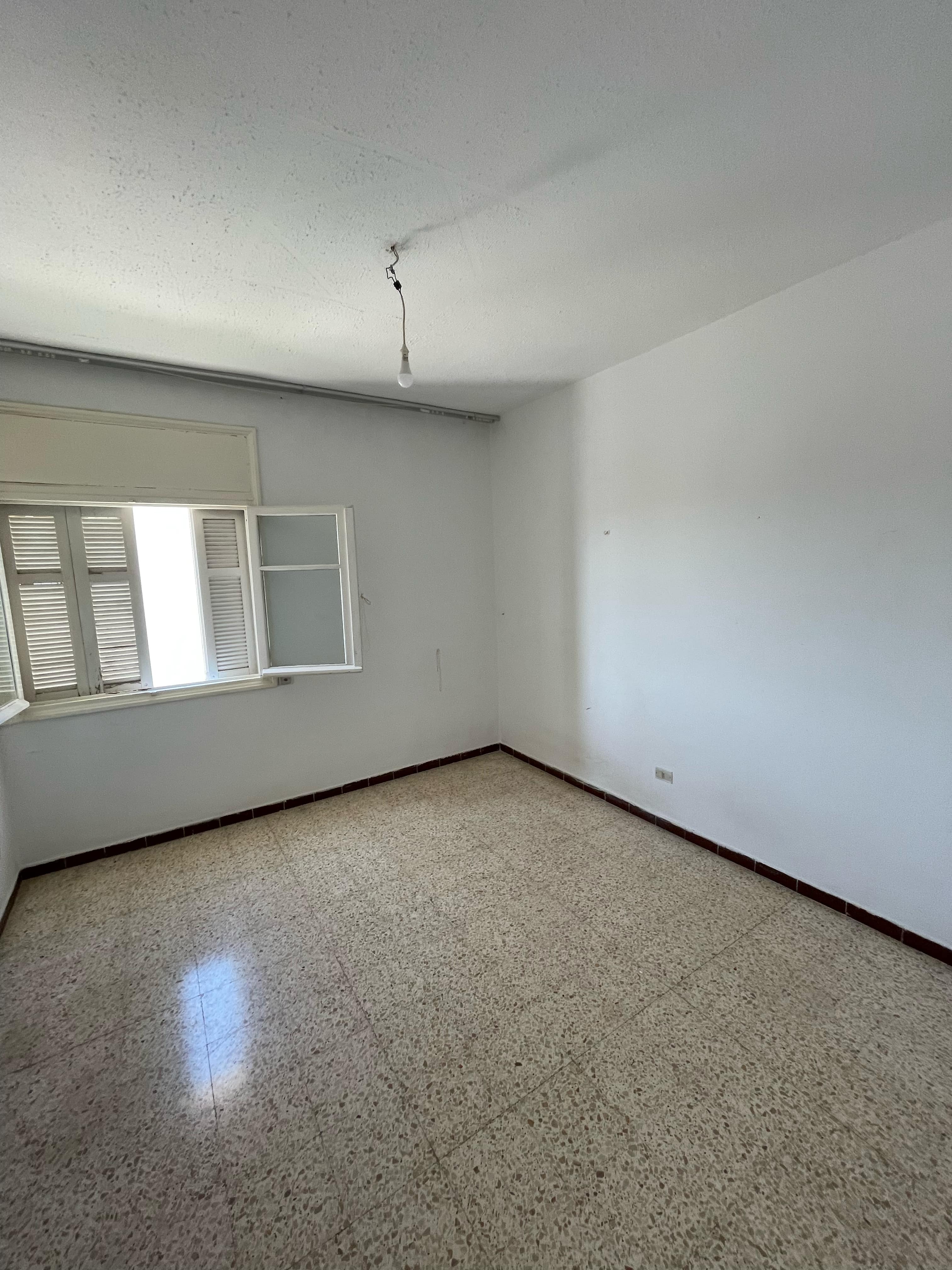 Cite El Khadra Cite Oplympique Vente Appart. 4 pices Appartement 4 pices  cit oly