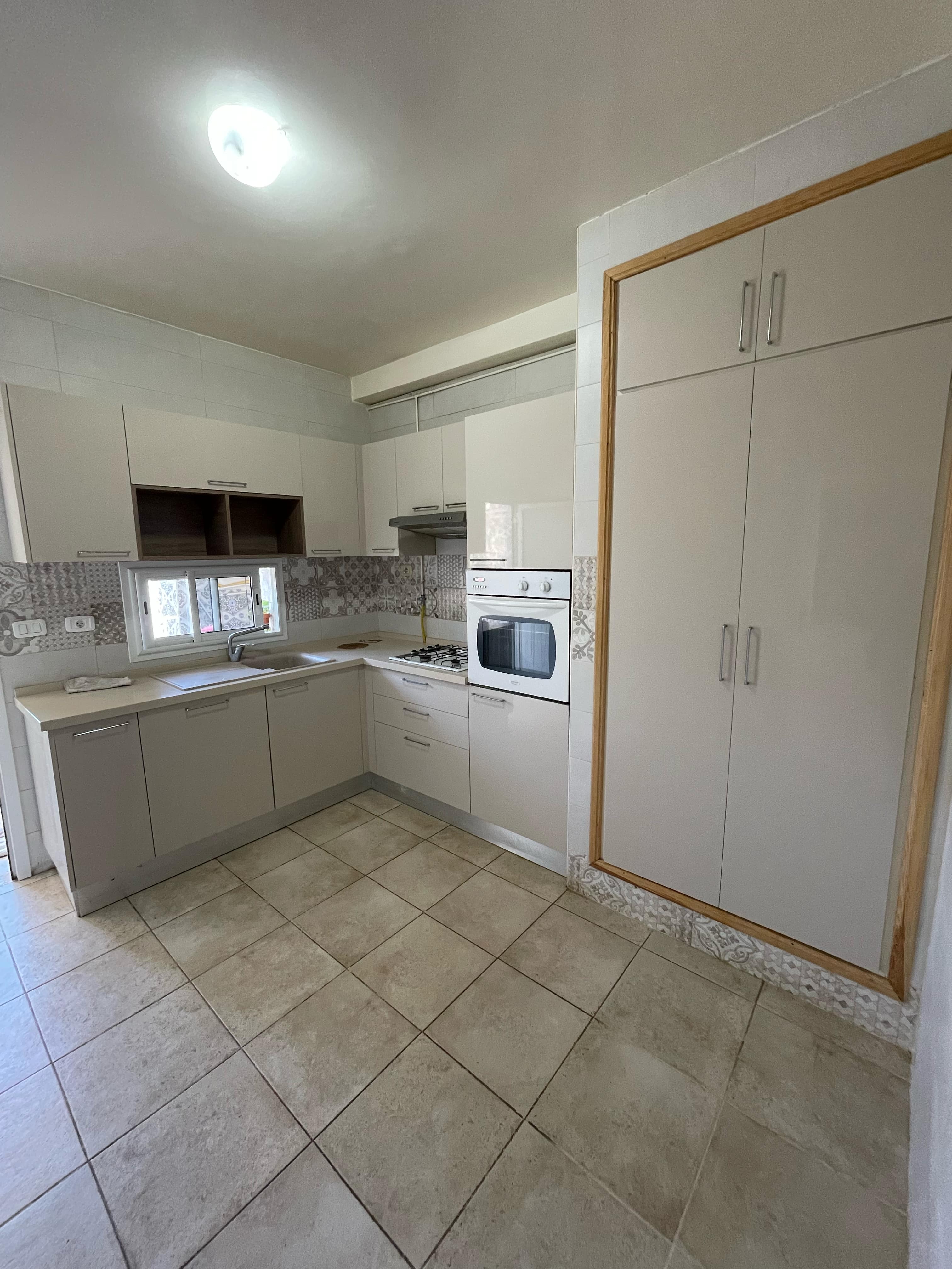 Cite El Khadra Cite Oplympique Vente Appart. 4 pices Appartement 4 pices  cit oly