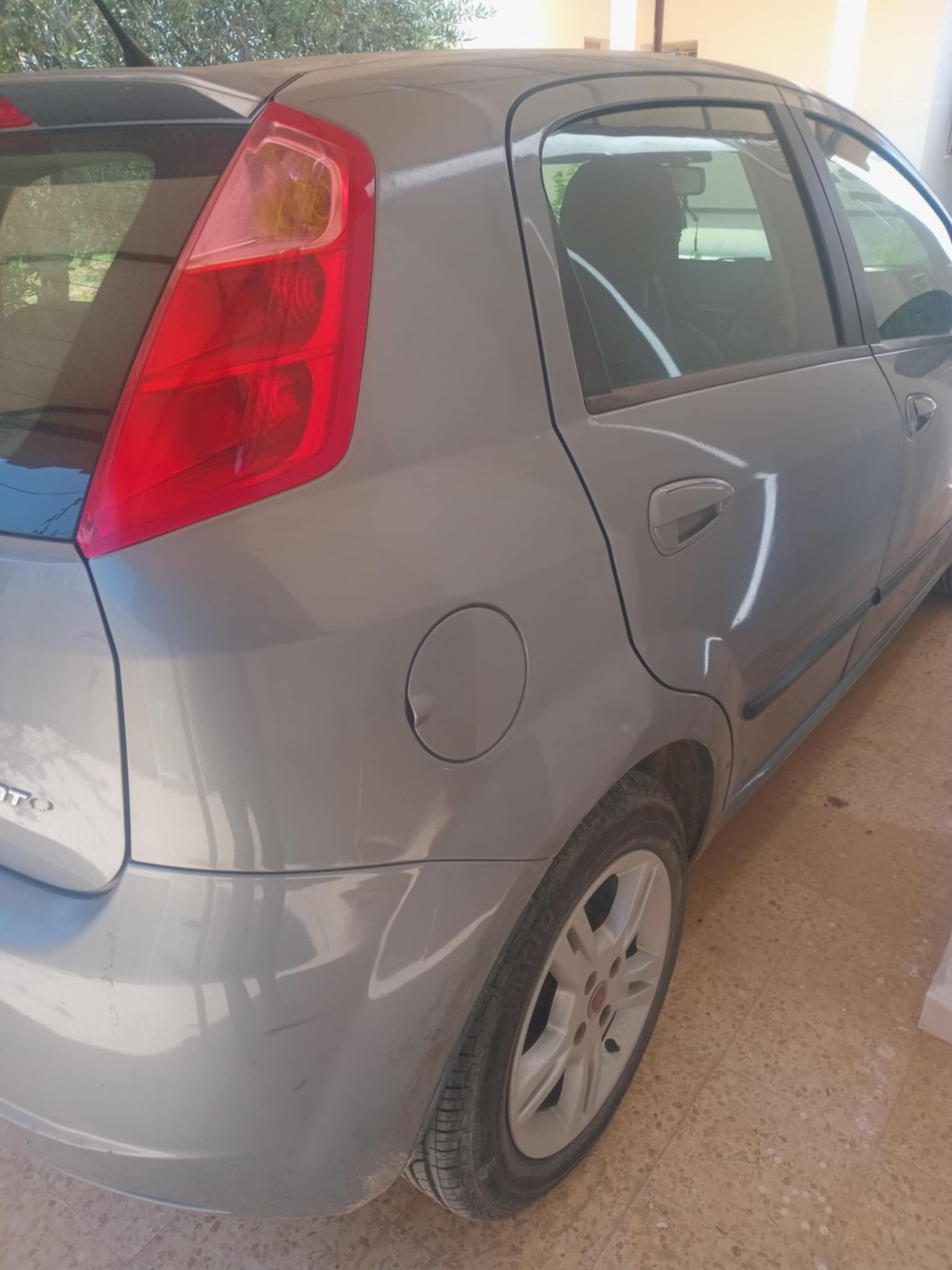 Sfax Ville El Bousten Fiat Grande Punto Fiat punto grandi 2009