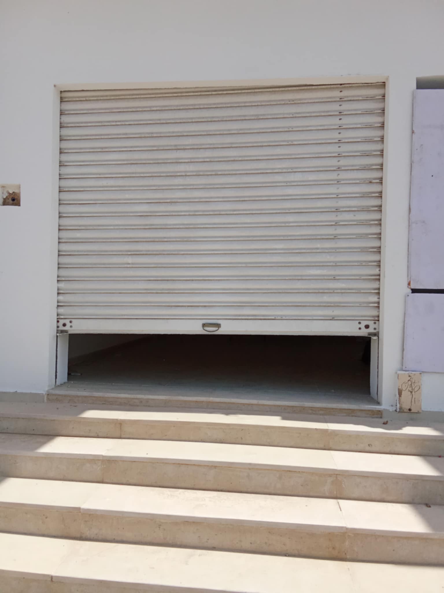 Akouda Akouda Location Appart. 1 pice Espace commercial  akouda