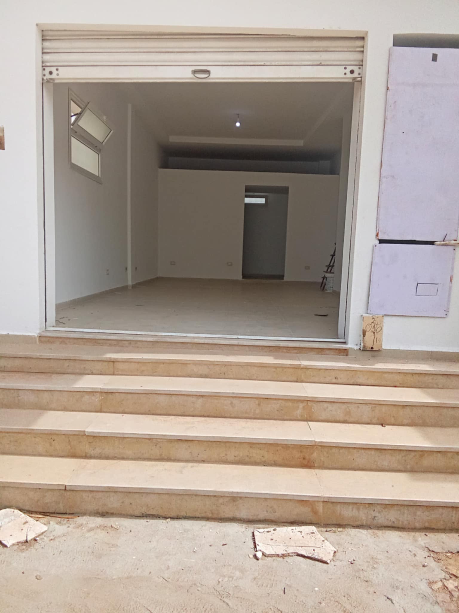 Akouda Akouda Location Appart. 1 pice Espace commercial  akouda