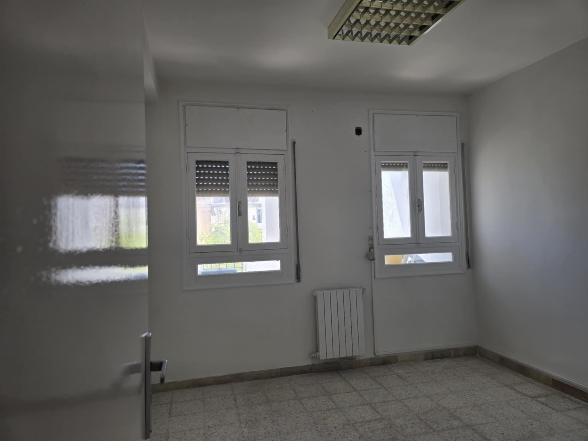 Bab Bhar Bab Bhar Location Appart. 2 pices Studio  l'avenue de carthage avec ascenseur