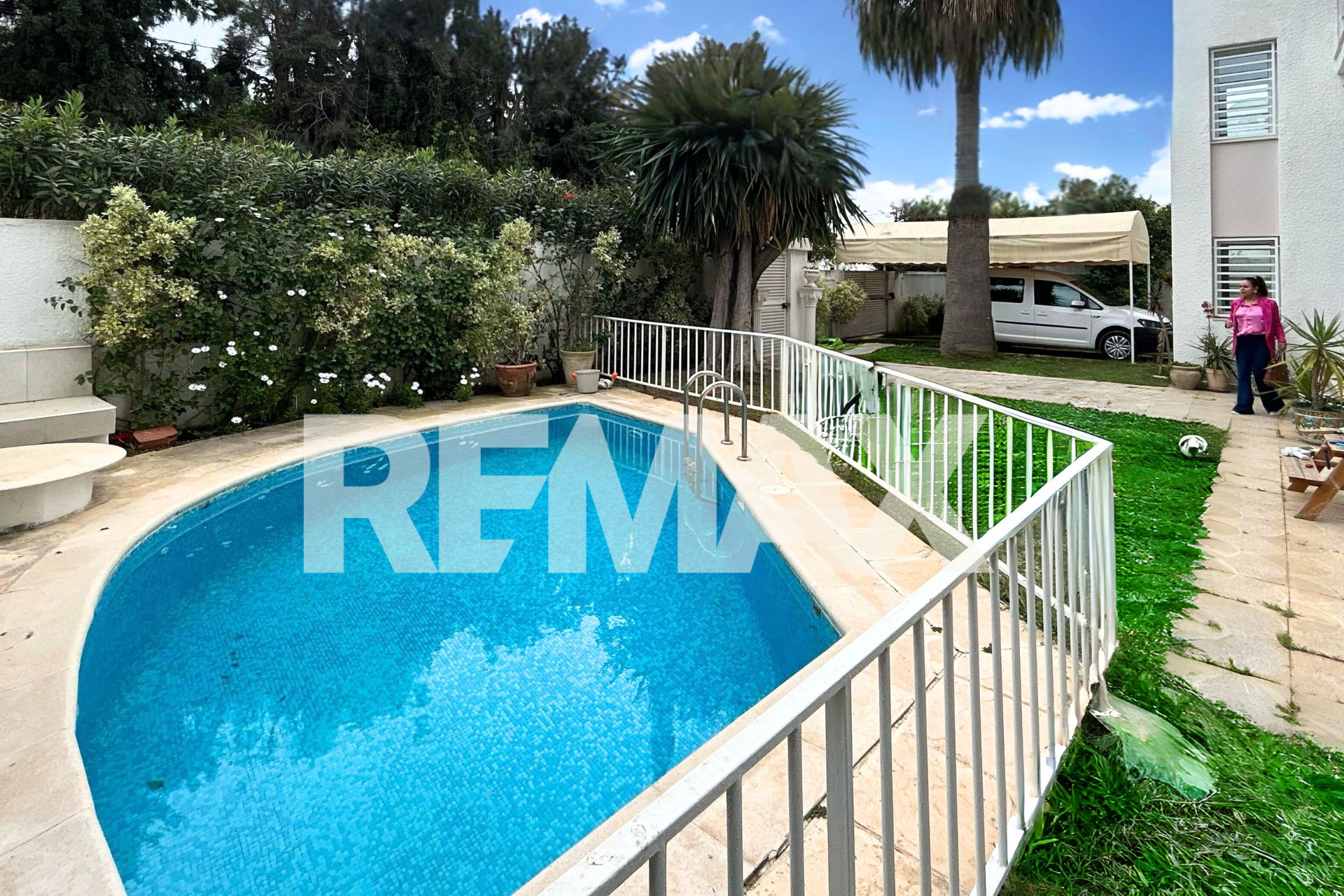 La Marsa Marsa Ennassim Location Maisons Villa haut standing avec piscine cite les pins