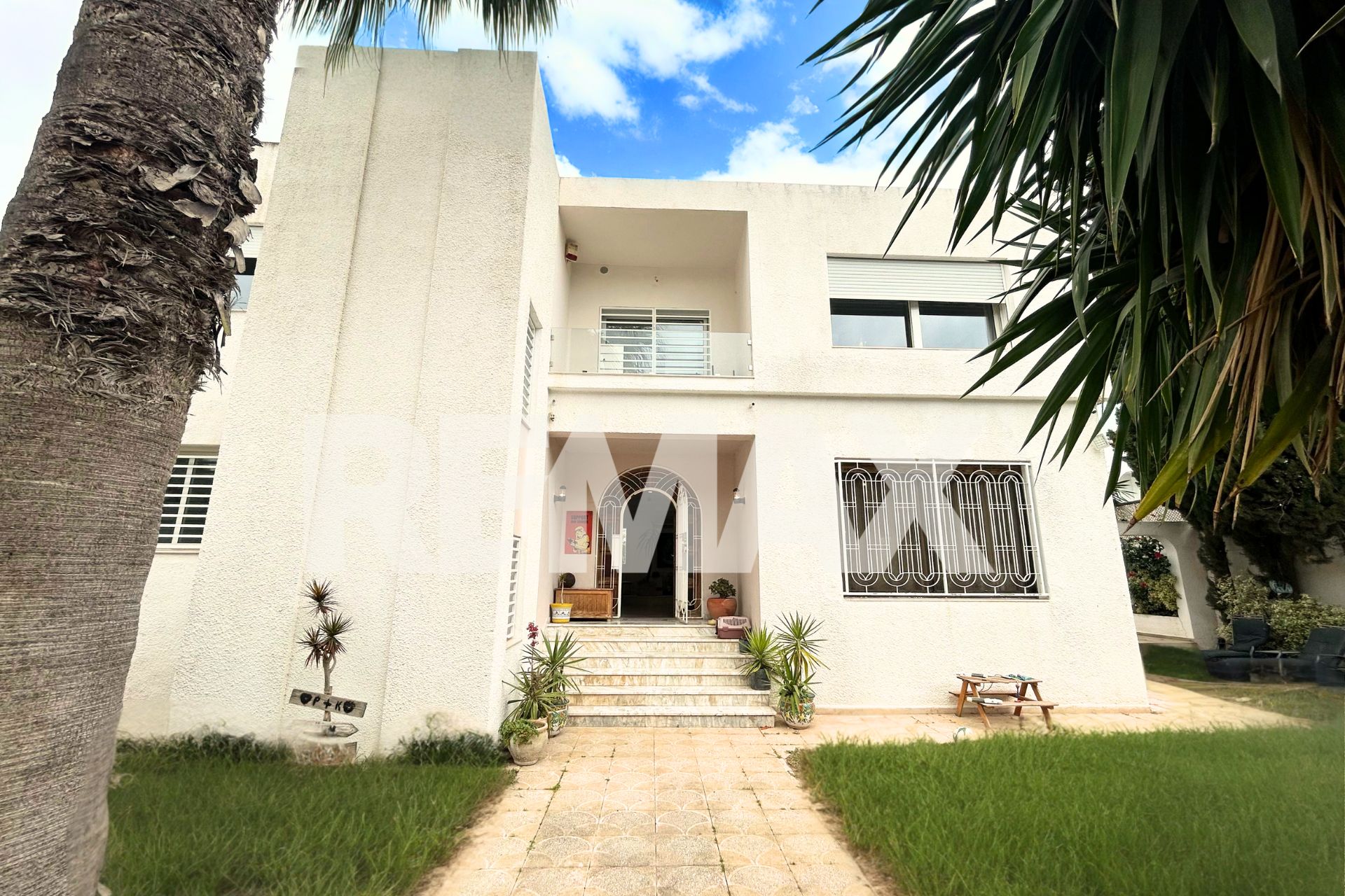 La Marsa Marsa Ennassim Location Maisons Villa haut standing avec piscine cite les pins