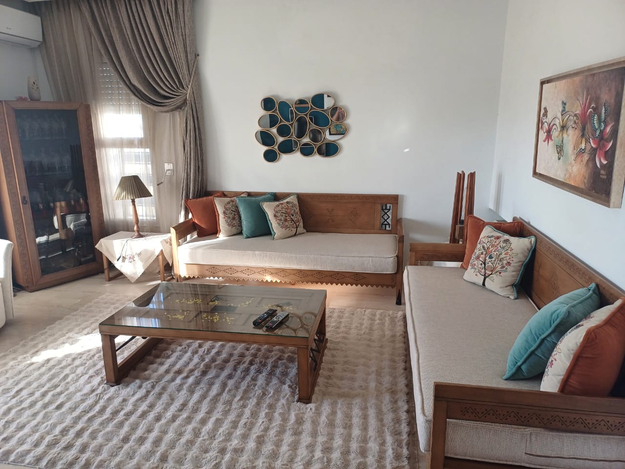 Mnihla Jardins d'el Menzah Salon - Salle  manger  Salons Un sjour et une table 'klam ellouh'