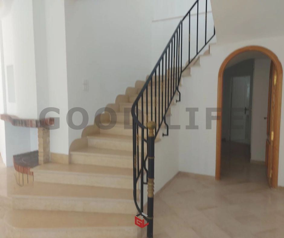 Ariana Ville Cite Ennasr 2 Location Maisons Spacieuse villa  ennasr
