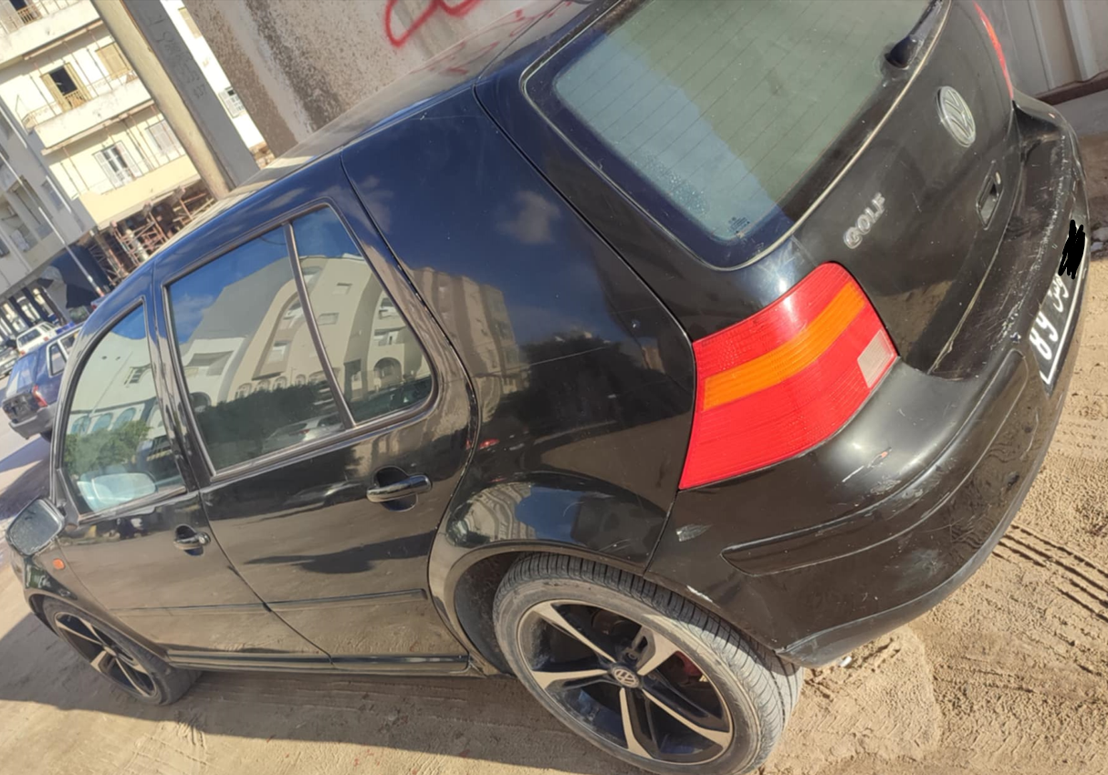 Sakiet Eddaier Sakiet Eddaier Volkswagen Golf 4 Golf 4 essence  5cv