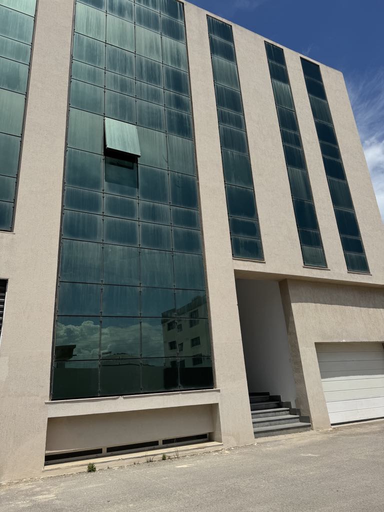 El Kram Le Kram Bureaux & Commerces Bureau Immeuble 1500 m2  au lac 3 kram