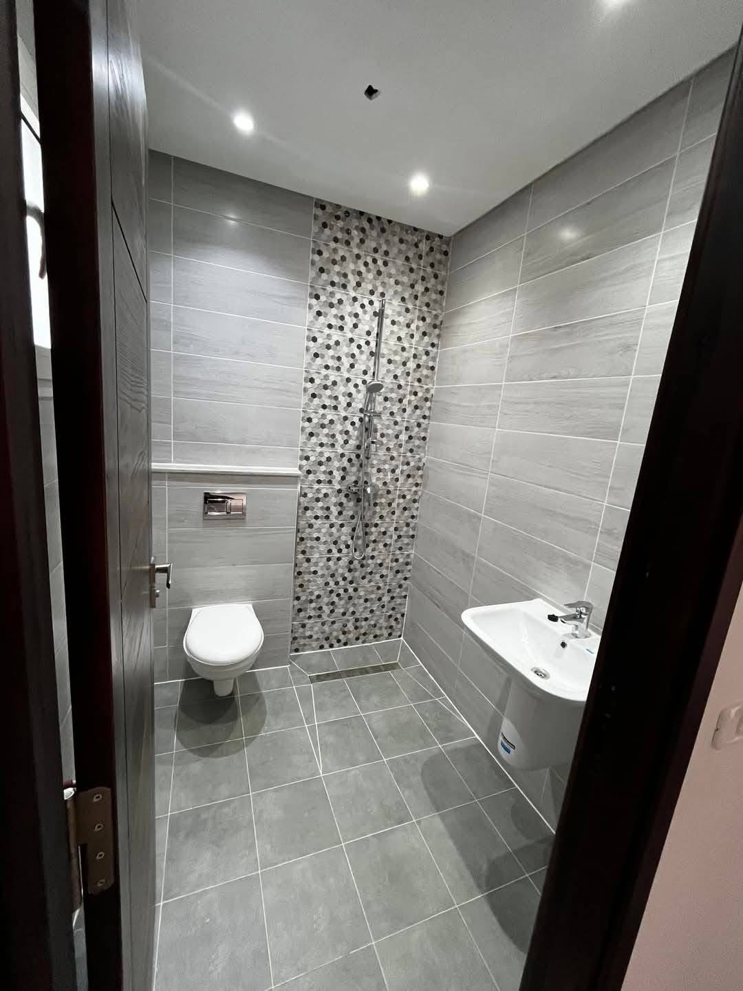 Raoued Cite Essahafa Location Appart. 3 pices Etage de villa mbm 03