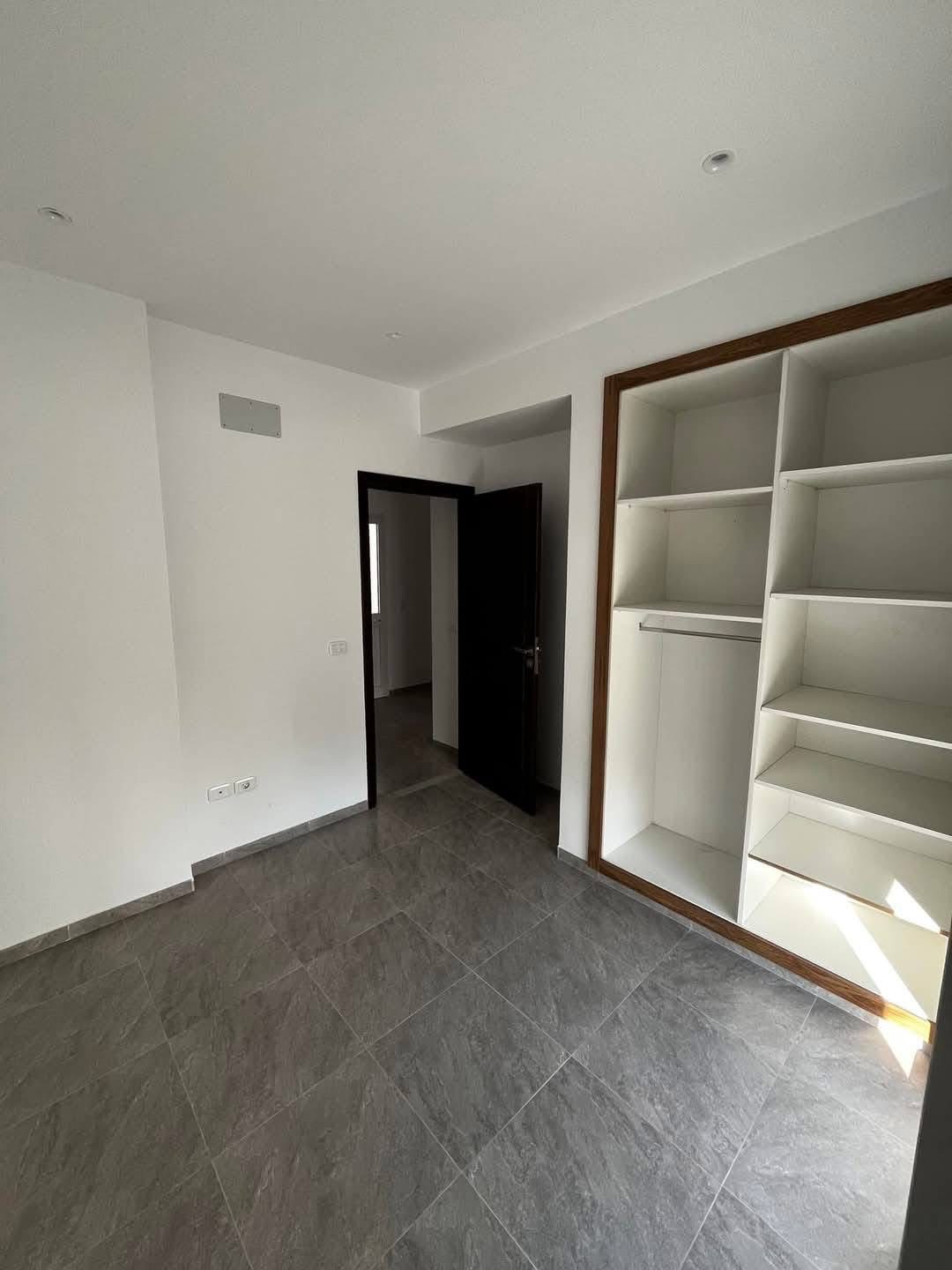 Raoued Cite Essahafa Location Appart. 3 pices Etage de villa mbm 03