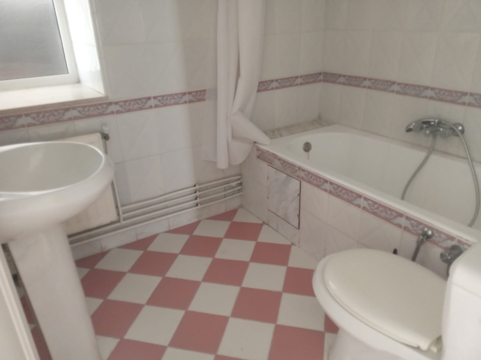 Ariana Ville El Menzah 8 Location Appart. 3 pices Menzah8 loc rezdejardin s2
