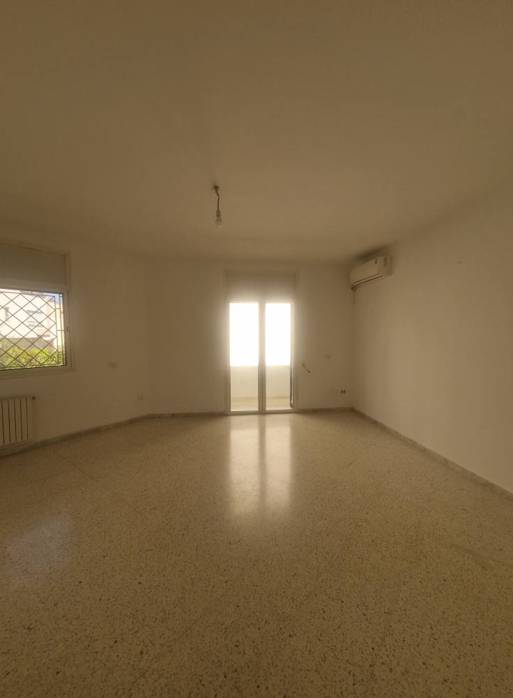 Ariana Ville Cite Ennasr 2 Location Appart. 4 pices Rezdechausse de villa  jardin d el manzeh 2