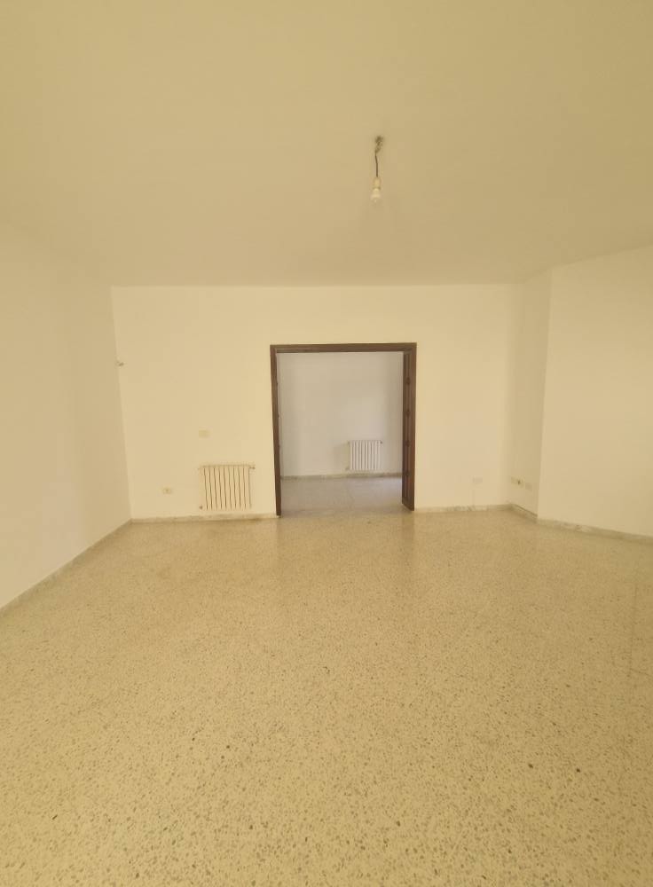 Ariana Ville Cite Ennasr 2 Location Appart. 4 pices Rezdechausse de villa  jardin d el manzeh 2