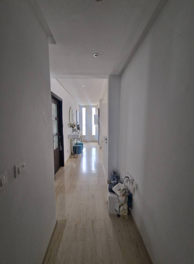 Mnihla Jardins d'el Menzah Location Appart. 5 pices+ tage devilla s4 dont une suite parentale