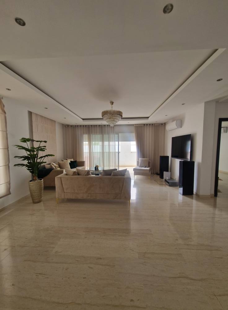 Mnihla Jardins d'el Menzah Location Appart. 5 pices+ tage devilla s4 dont une suite parentale