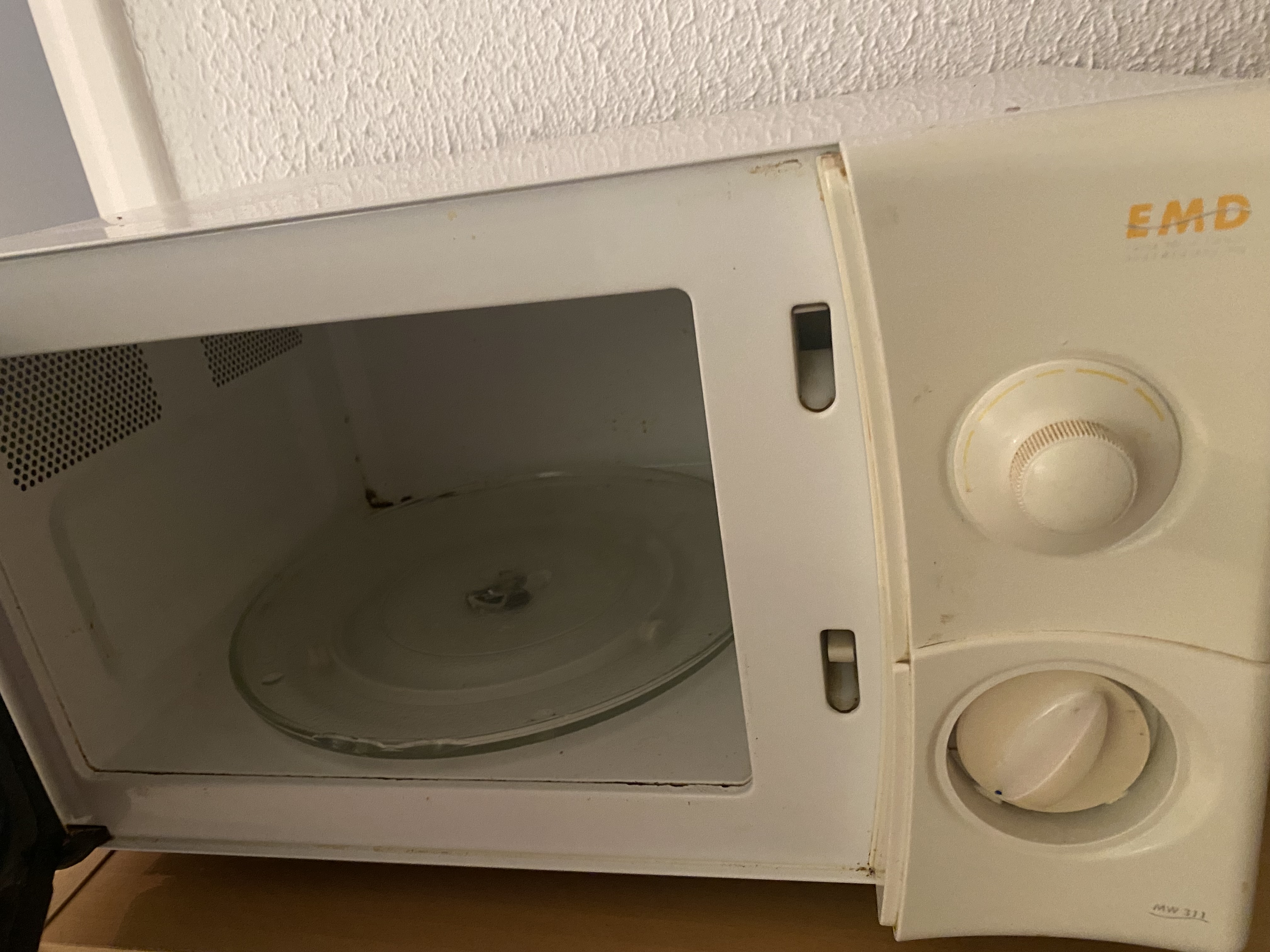 Raoued Ariana Essoughra Micro-ondes Autre Deux micro onde occasion