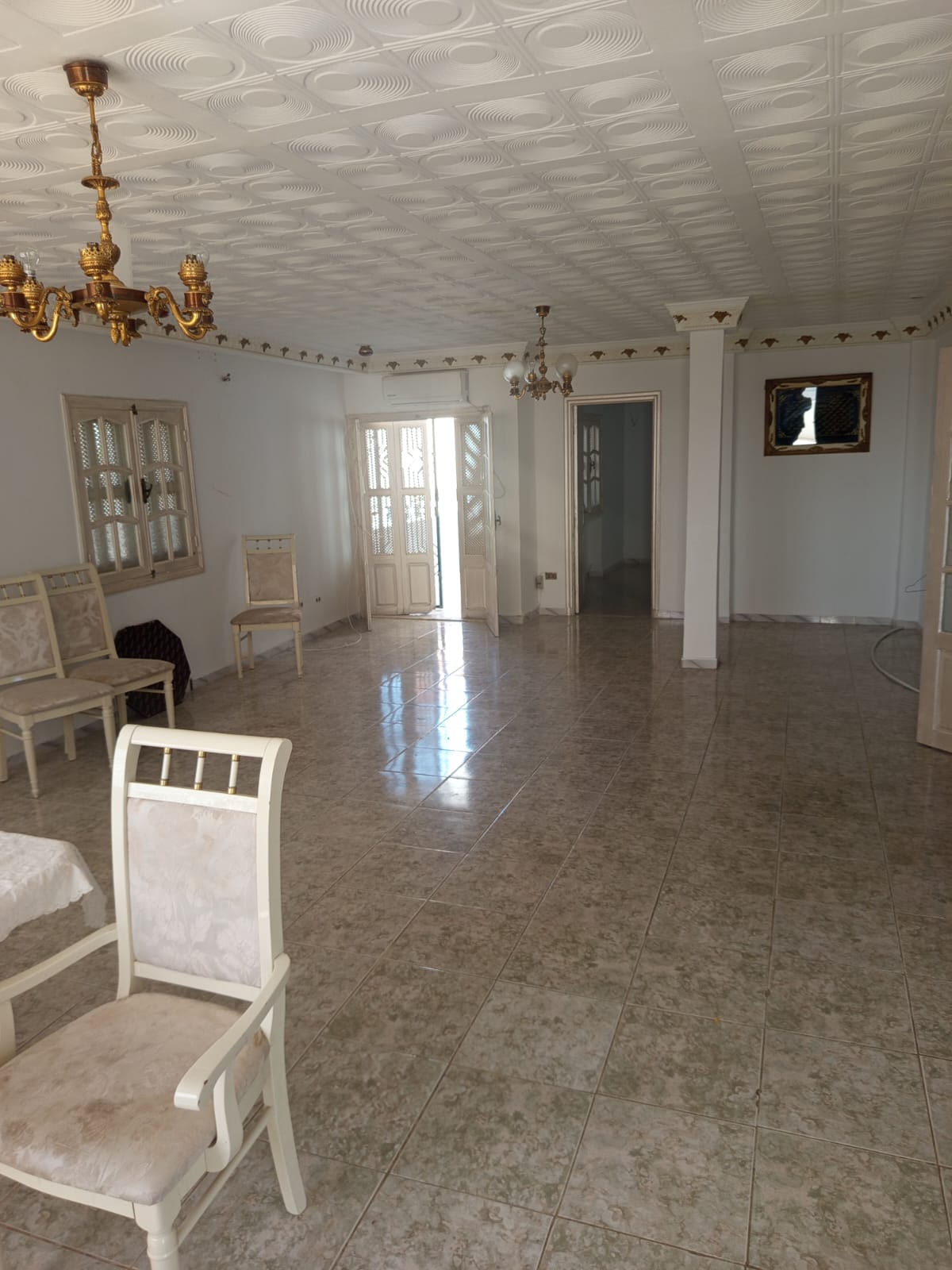 El Menzah El Manar 1 Location Appart. 4 pices Vaste tage de villa s3  manar1