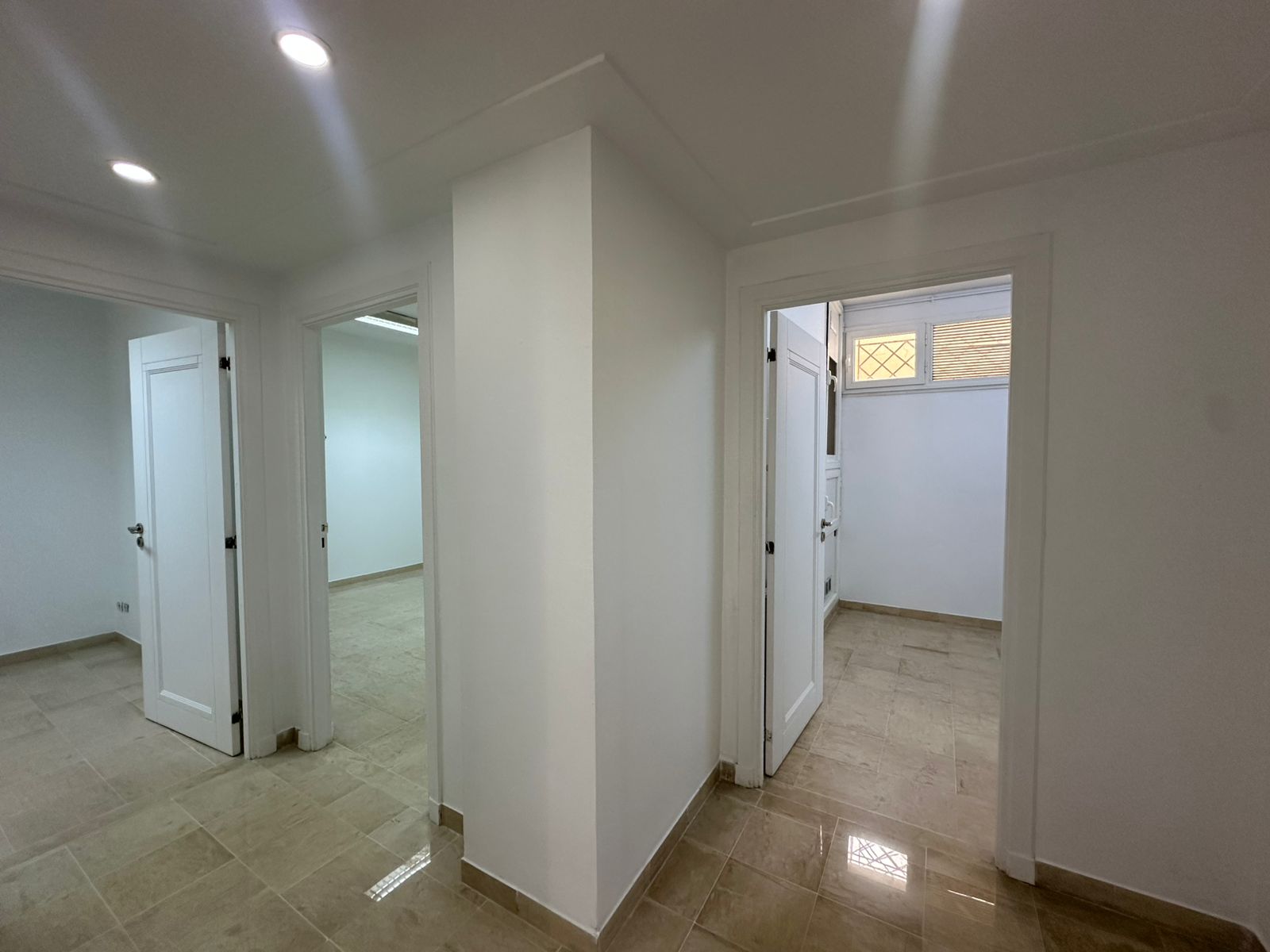 Ariana Ville Cite Ennasr 2 Vente Appart. 3 pices Appartement bureau h2  cit ennasr