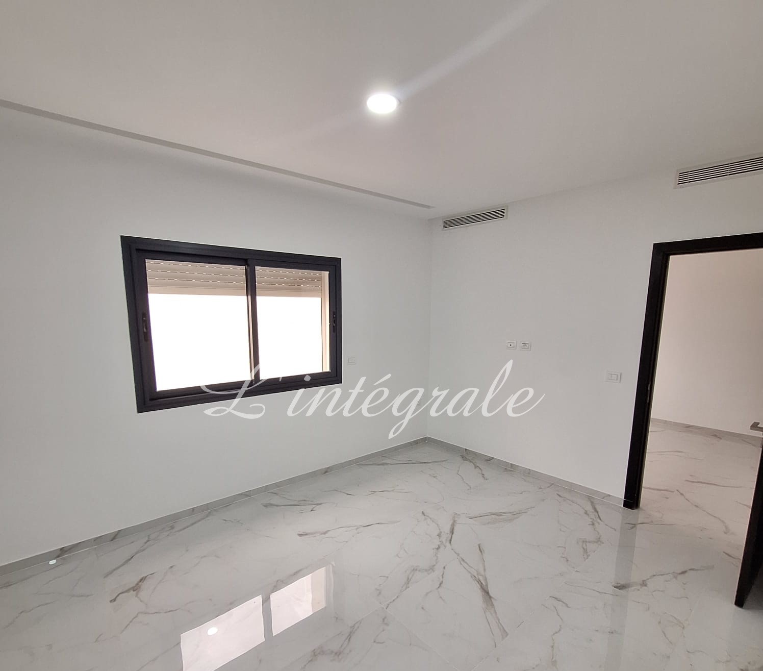 Ariana Ville Cite Ennasr 2 Location Appart. 2 pices Bureau h1 de haut standing