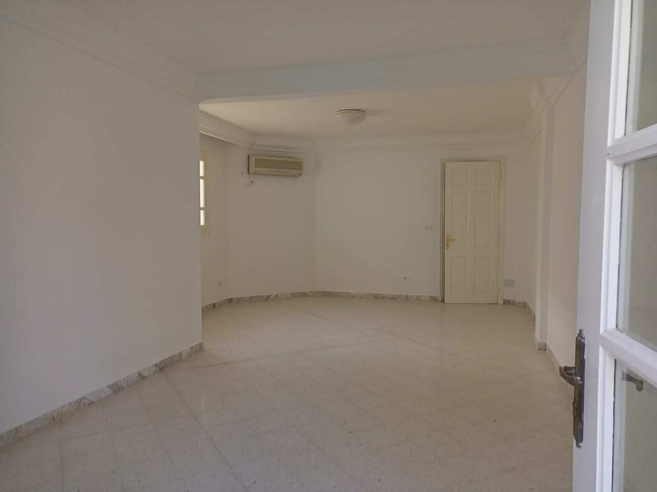 Ariana Ville Cite Ennasr 2 Location Appart. 2 pices Rez de chausse d'une villa s 1 cit nasr