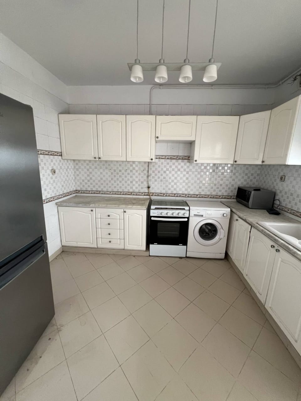 Ariana Ville Cite Ennasr 1 Location Appart. 4 pices S plus 3 cit nasr 1 vide