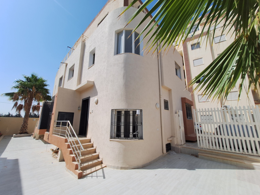 Raoued Cite El Ghazala 1 Vente Appart. 4 pices Triplex unique  el ghazela s4 avec un s1 terrasse