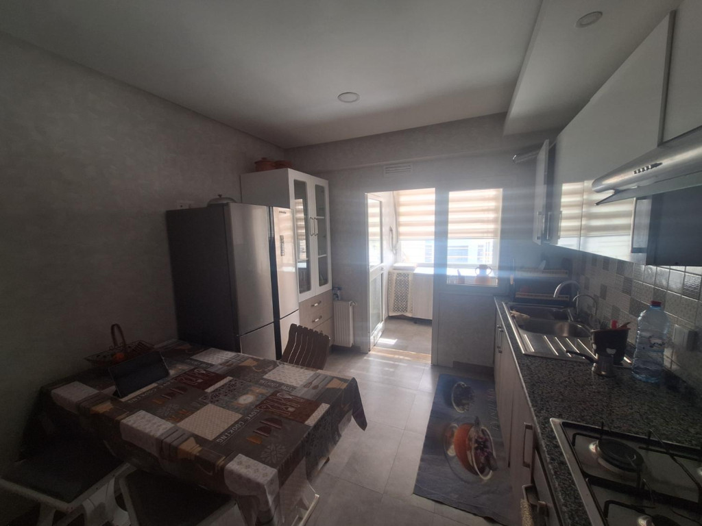 El Mourouj Cite El Mourouj 3 Bis Vente Appart. 5 pices+ Deux appartements  1er tage
