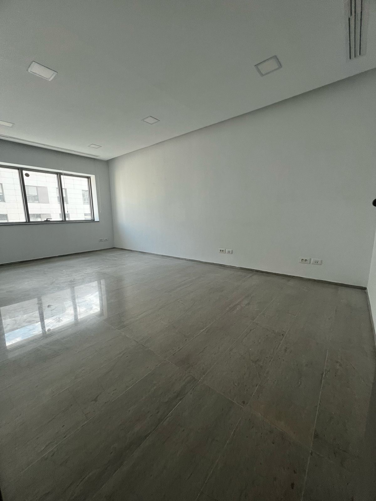 La Marsa Berge Du Lac Location Appart. 3 pices Bureau 161 m2 lac 2